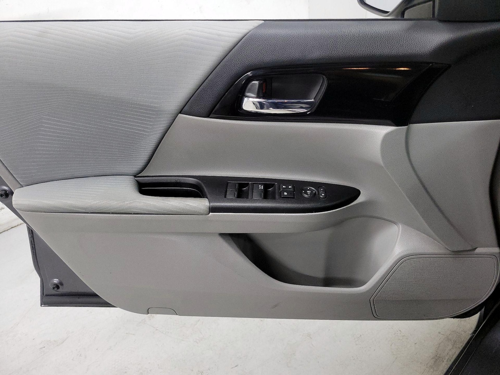 2017 Honda Accord LX - Photo 13