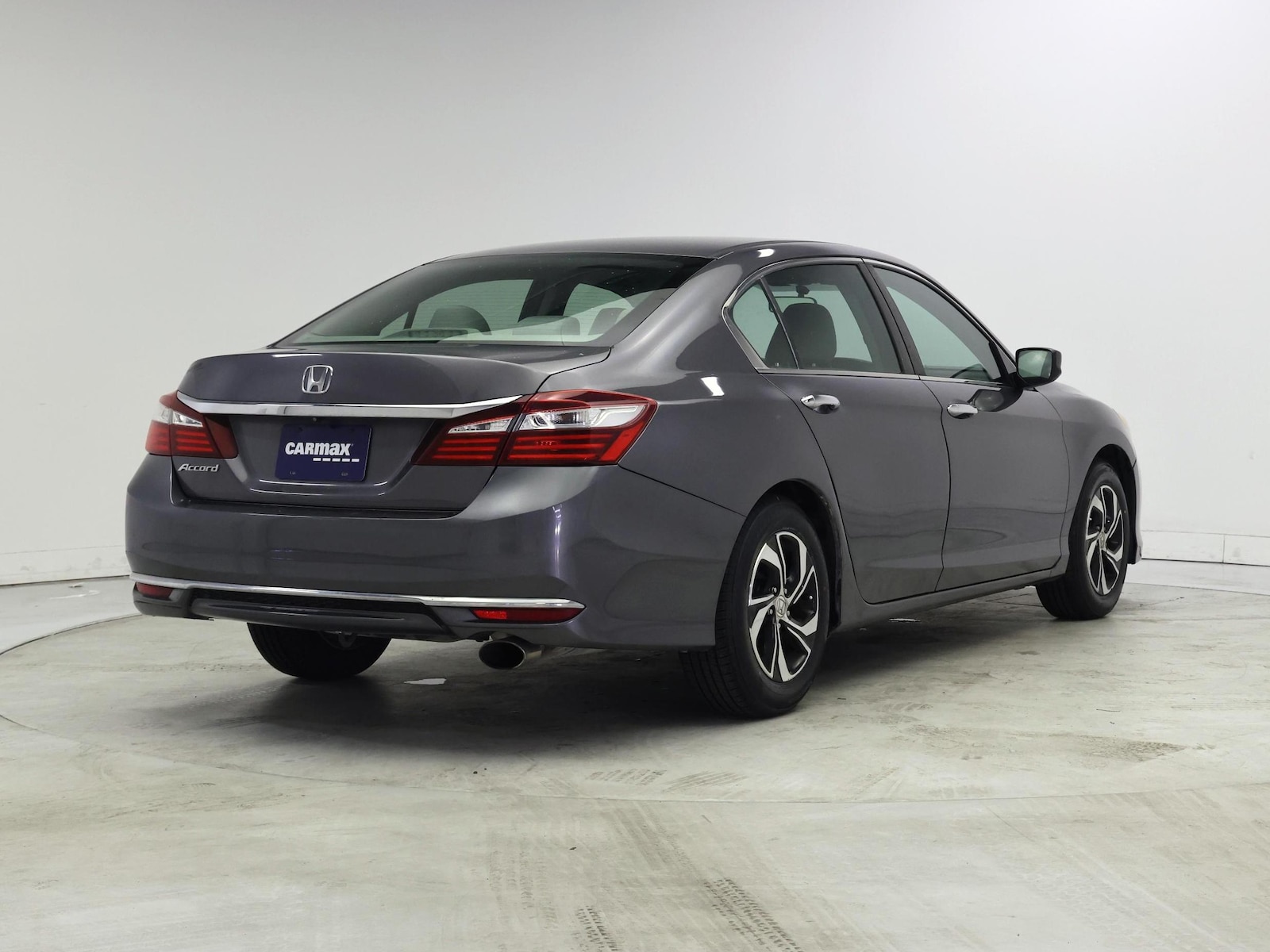 2017 Honda Accord LX - Photo 9