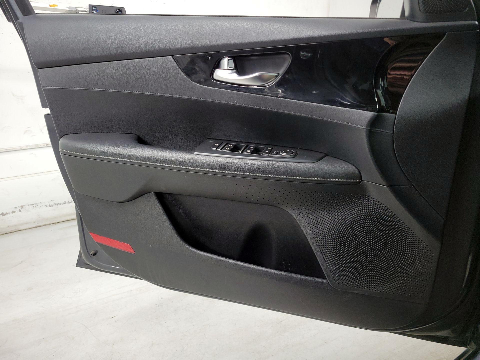 Thumbnail: 2019 Kia Forte - 12