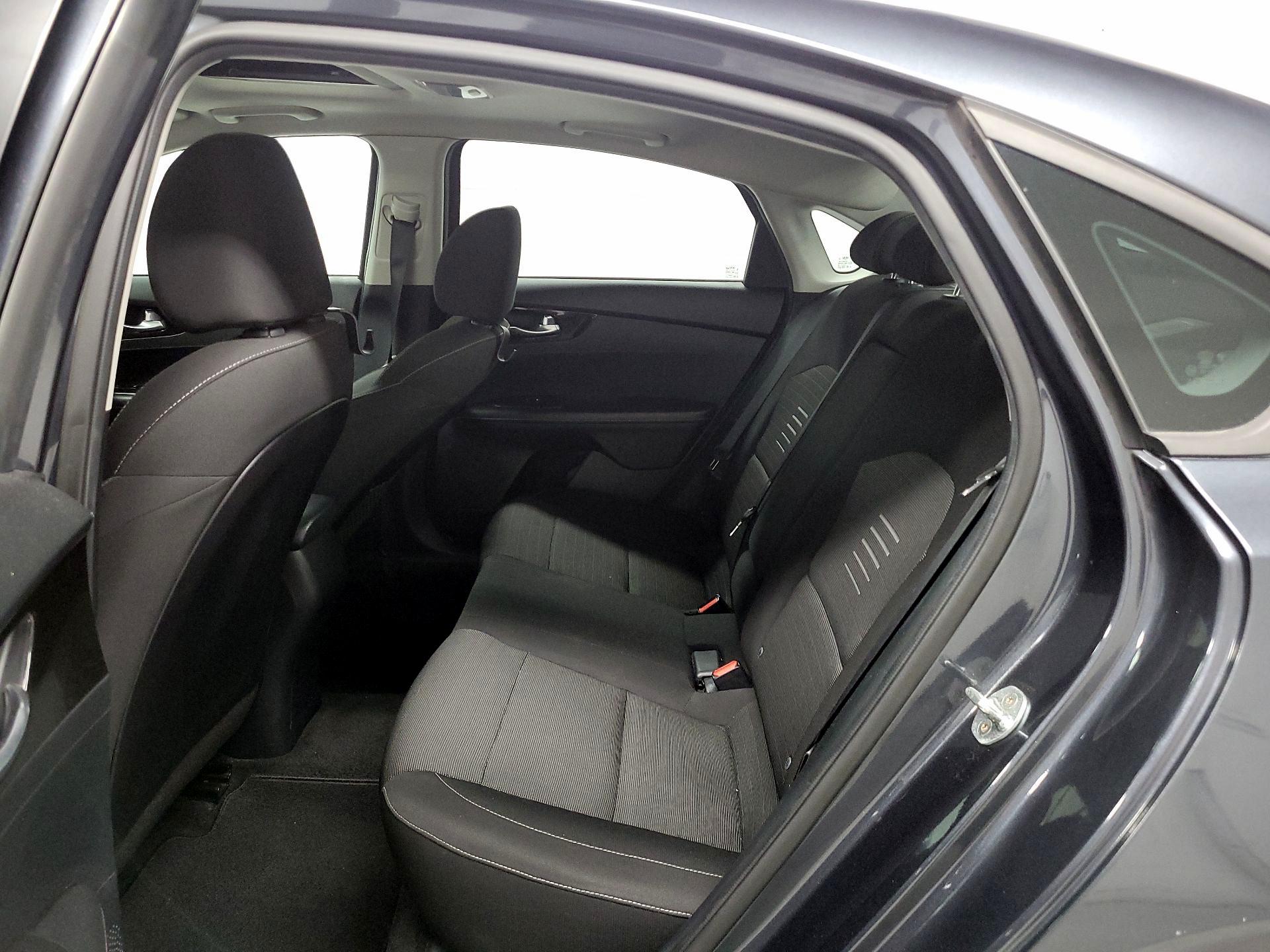 Thumbnail: 2019 Kia Forte - 16