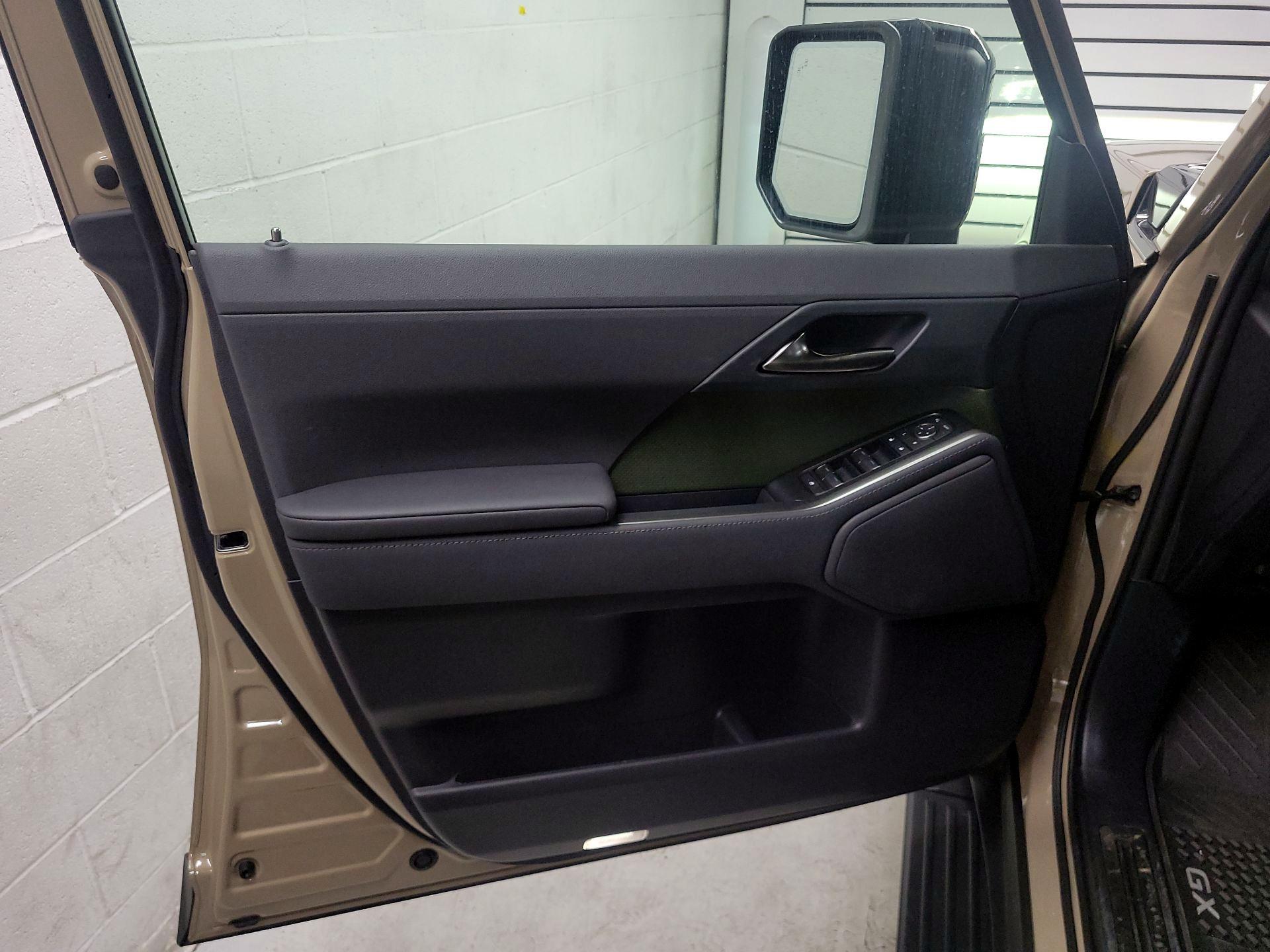 Thumbnail: 2025 Lexus GX - 12