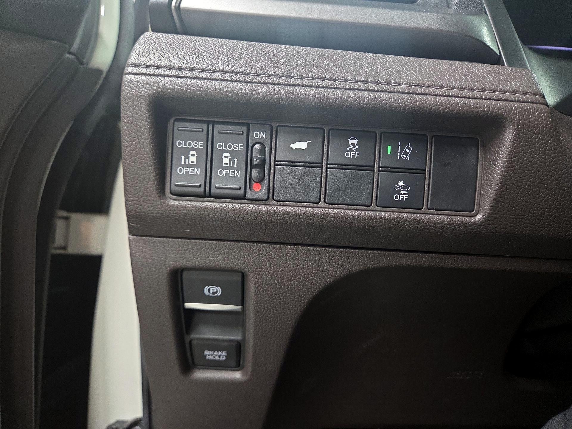 Thumbnail: 2019 Honda Odyssey - 13