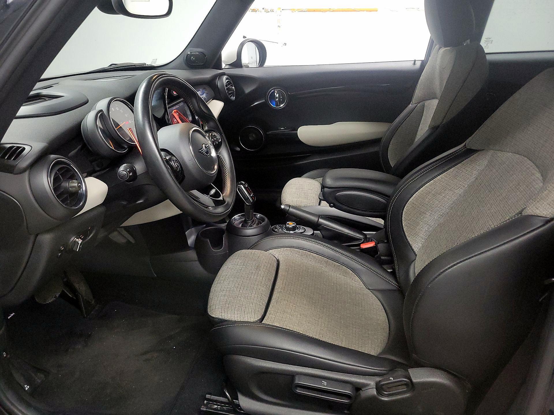 Thumbnail: 2020 MINI Cooper Hardtop - 11