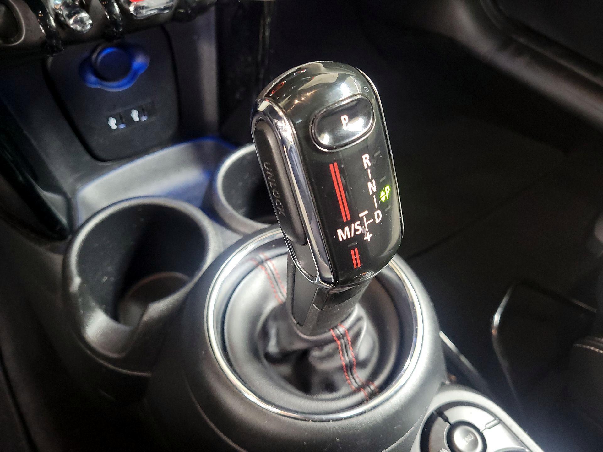 Thumbnail: 2020 MINI Cooper Hardtop - 18