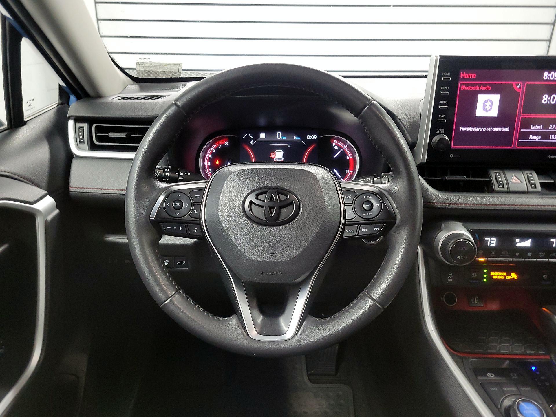 Thumbnail: 2022 Toyota RAV4 - 10
