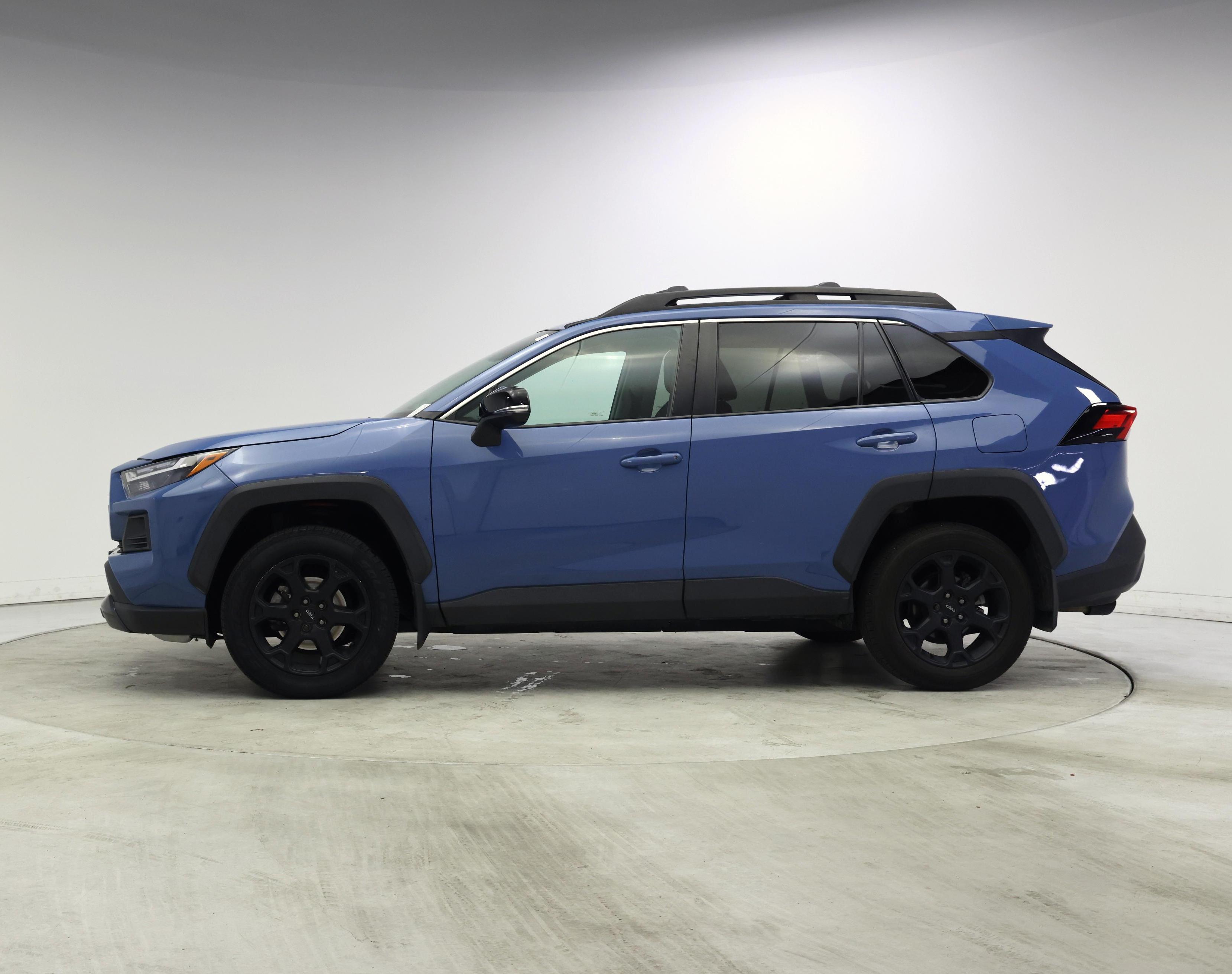 Thumbnail: 2022 Toyota RAV4 - 3