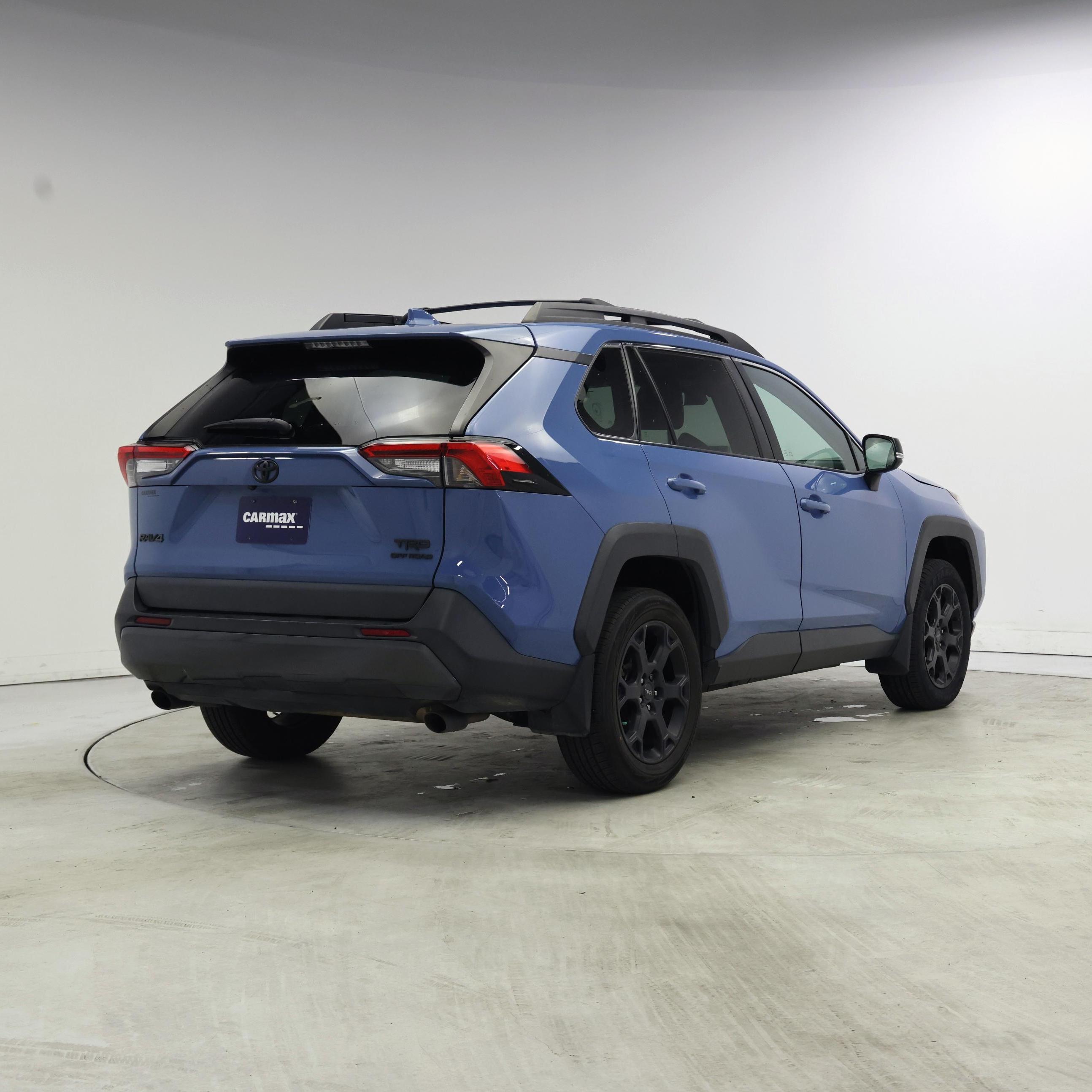 Thumbnail: 2022 Toyota RAV4 - 8
