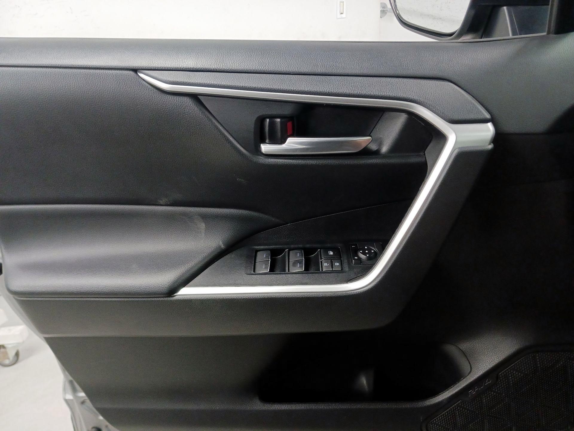 Thumbnail: 2023 Toyota RAV4 - 12