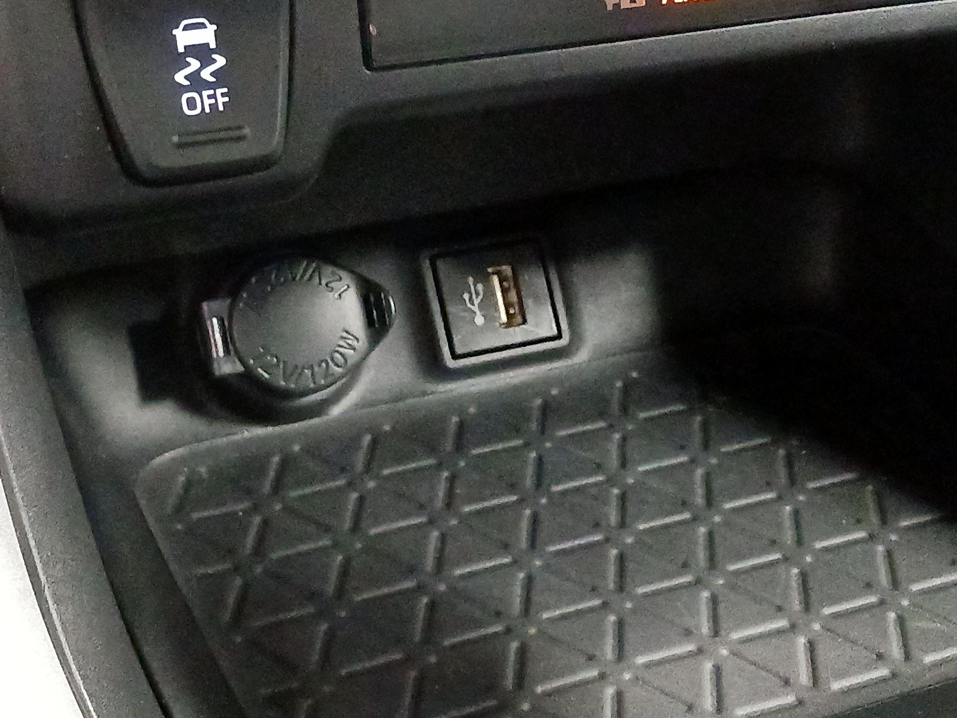 Thumbnail: 2023 Toyota RAV4 - 18