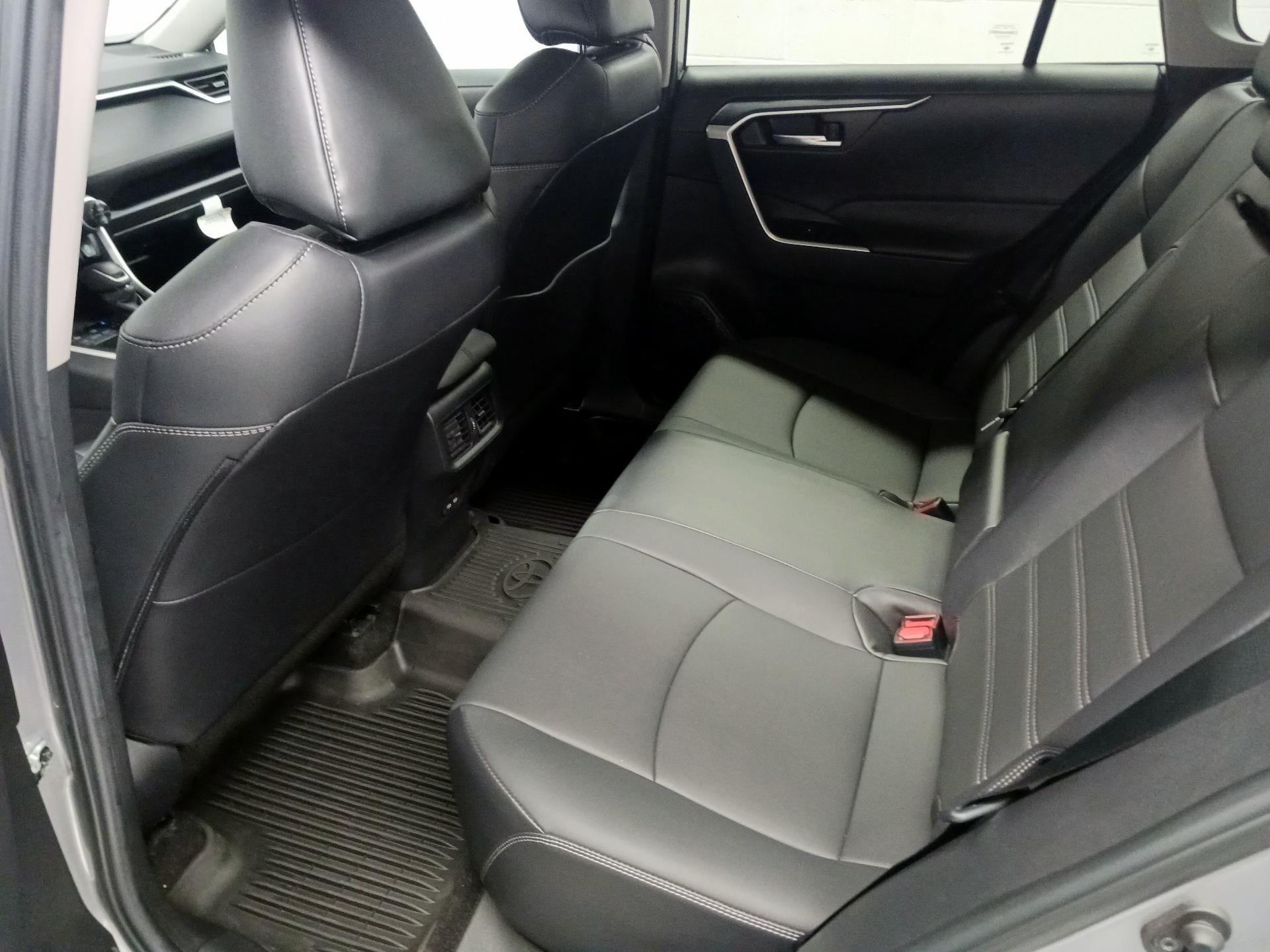 Thumbnail: 2023 Toyota RAV4 - 20