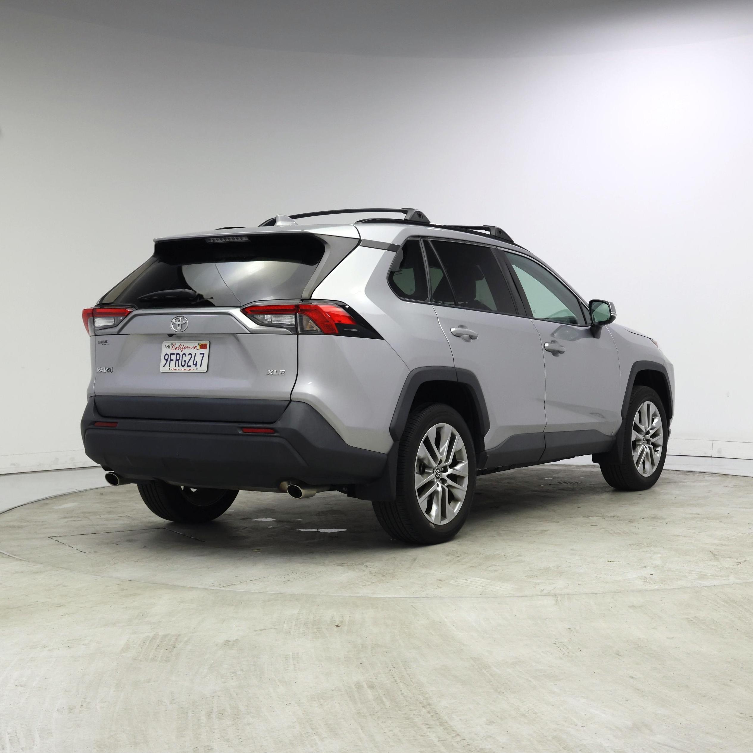 Thumbnail: 2023 Toyota RAV4 - 8