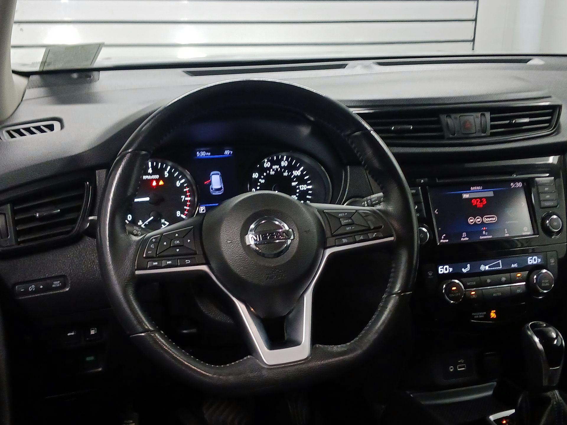 Thumbnail: 2018 Nissan Rogue - 10