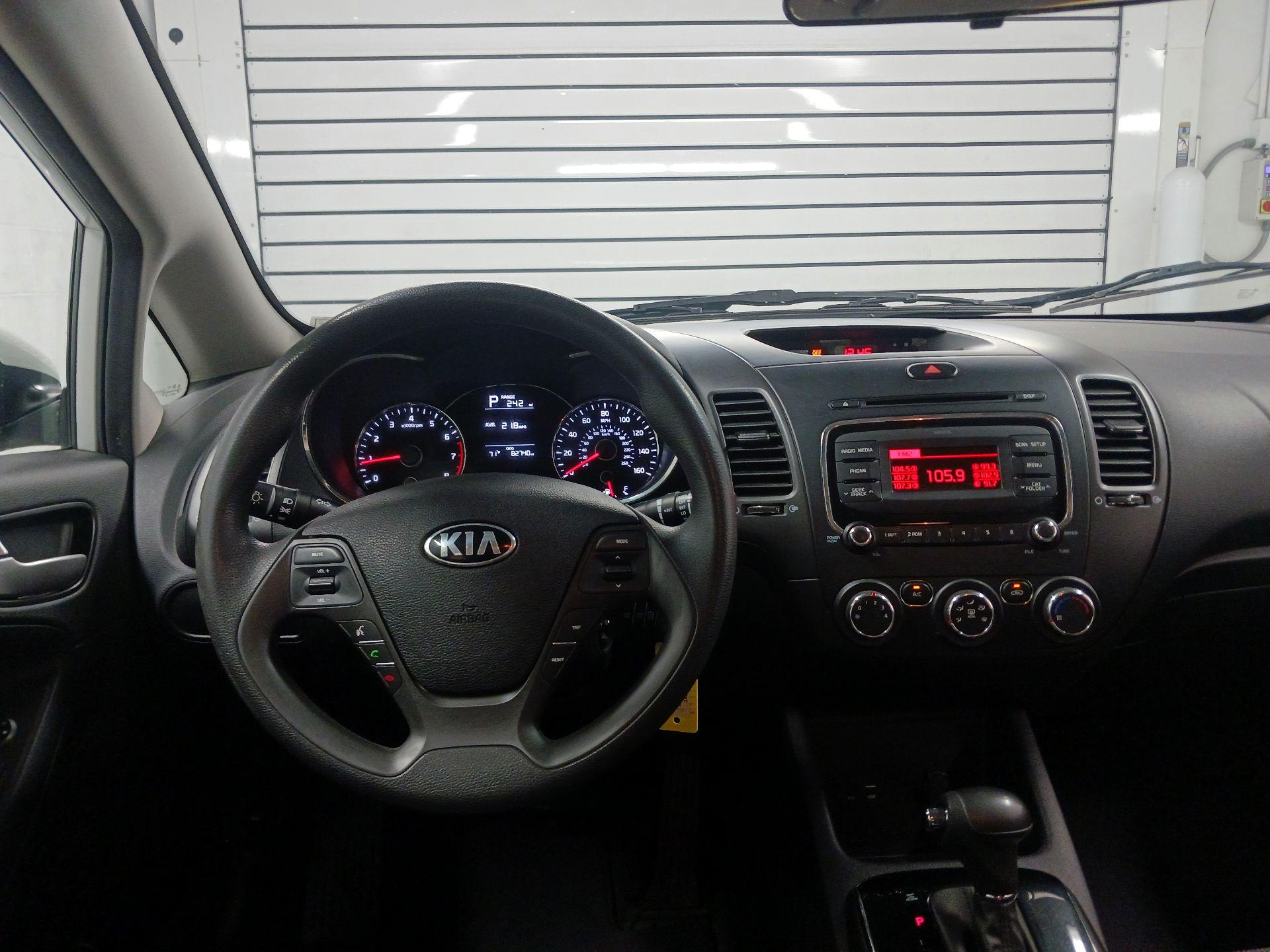 Thumbnail: 2017 Kia Forte - 10