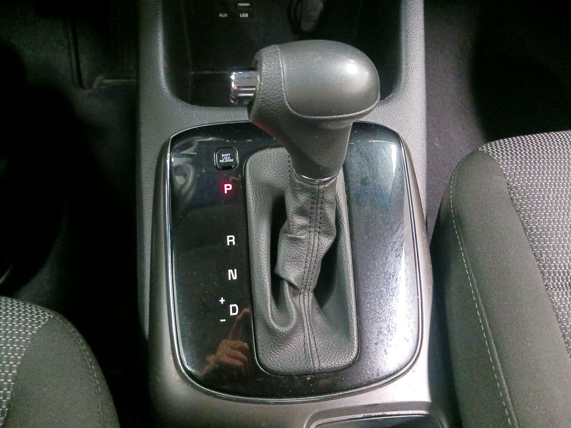 Thumbnail: 2017 Kia Forte - 16