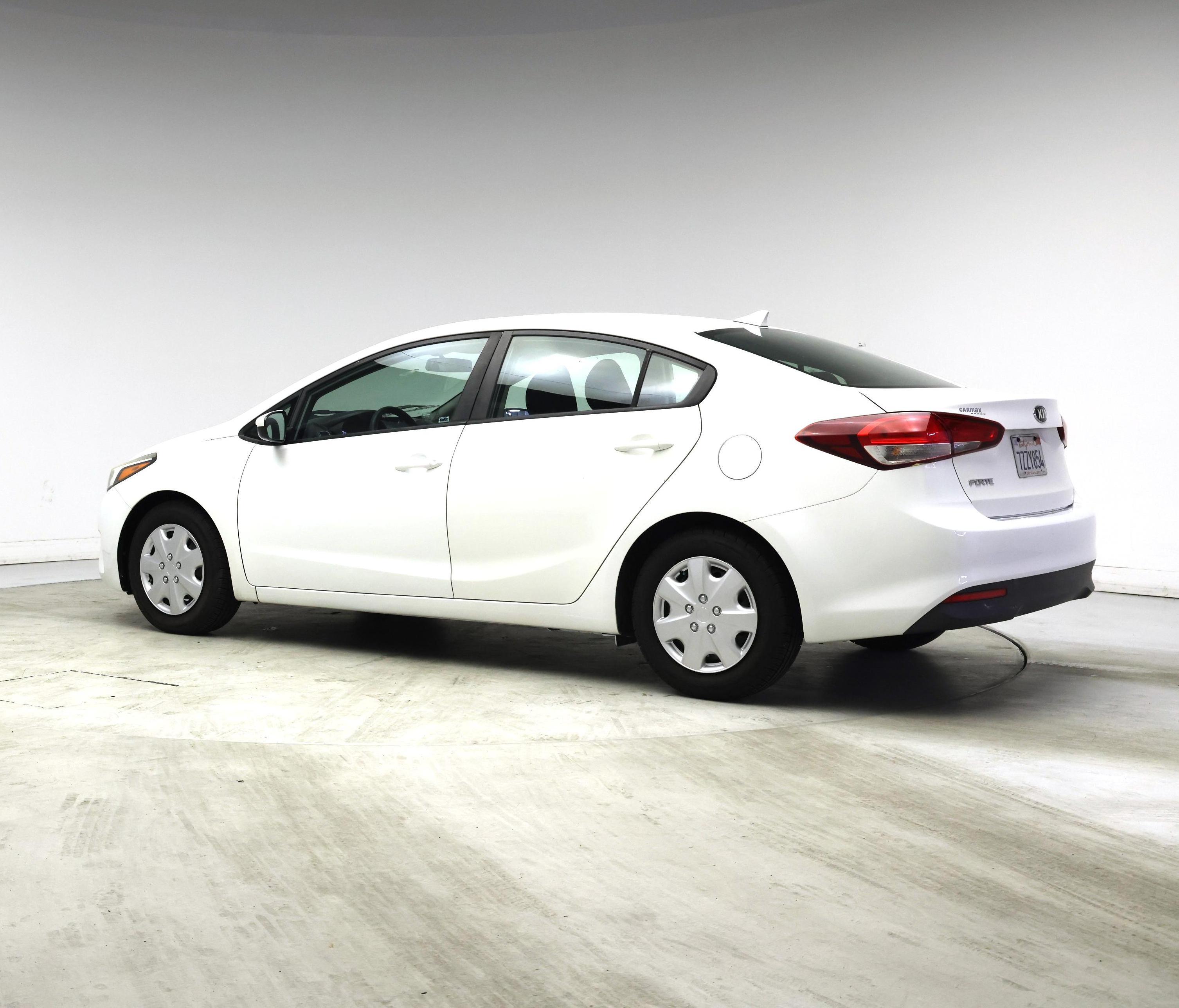 Thumbnail: 2017 Kia Forte - 4