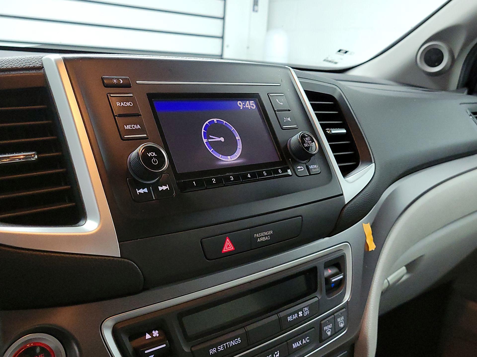 Thumbnail: 2019 Honda Pilot - 13