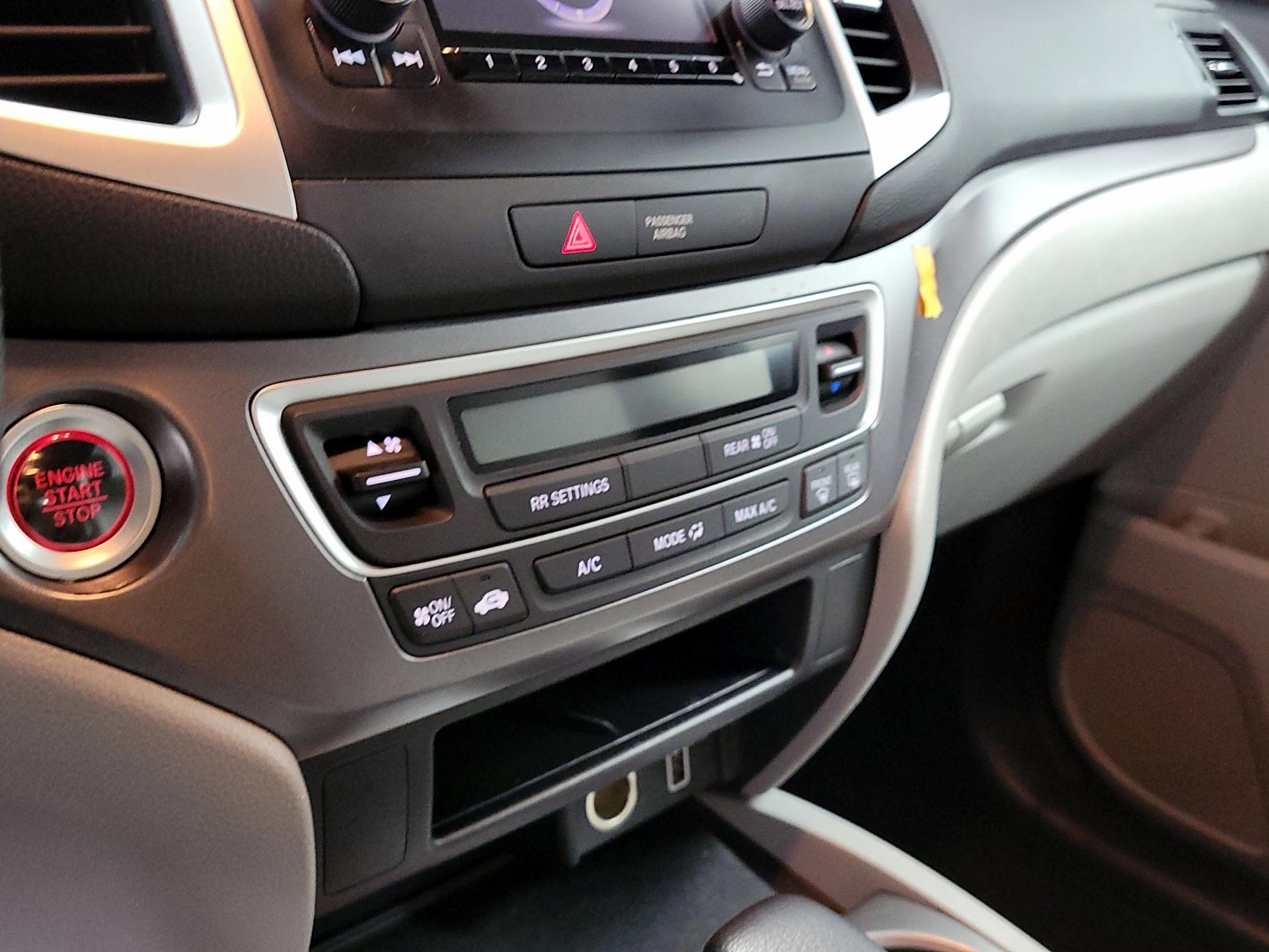 Thumbnail: 2019 Honda Pilot - 14