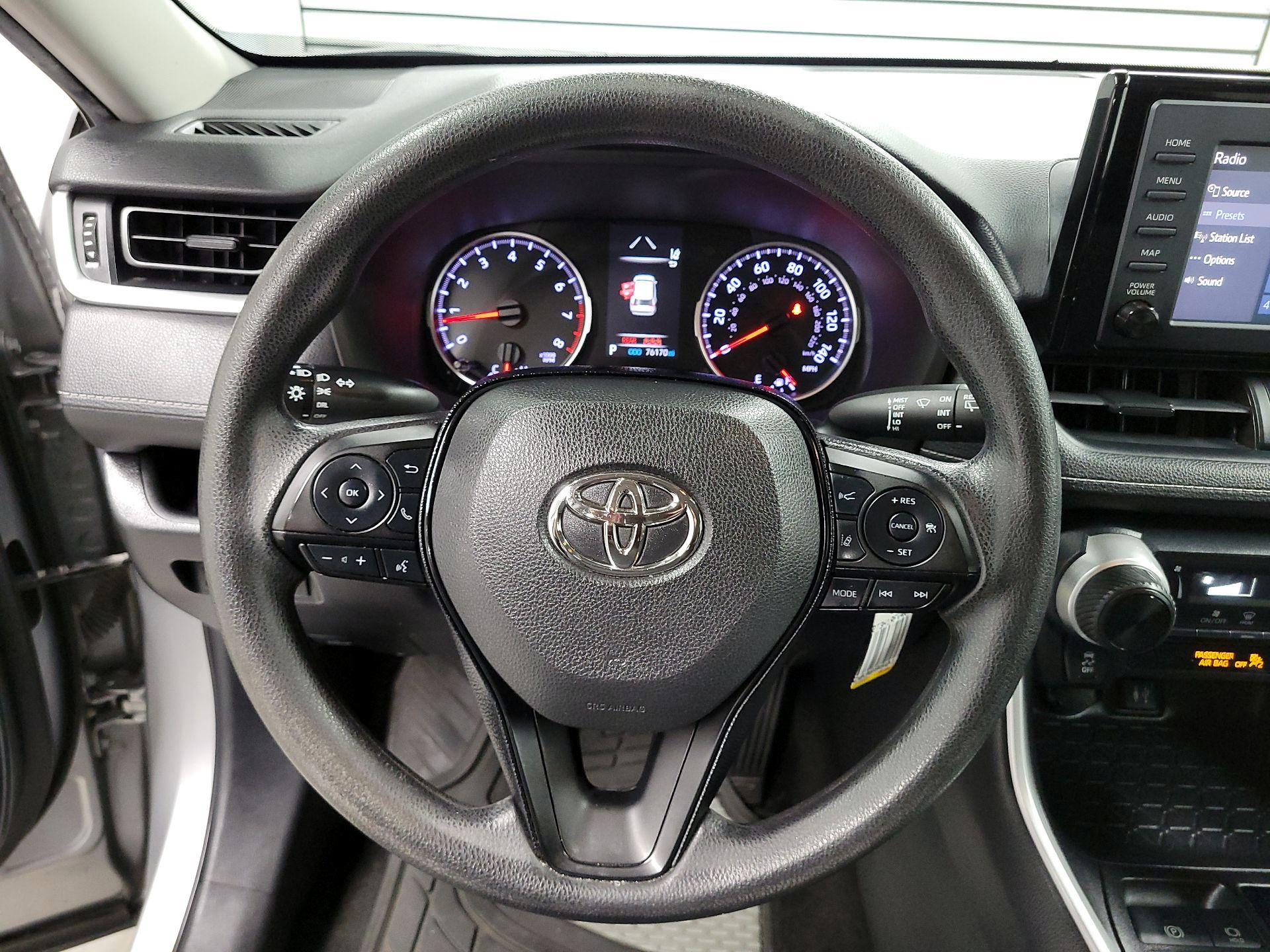 Thumbnail: 2019 Toyota RAV4 - 10