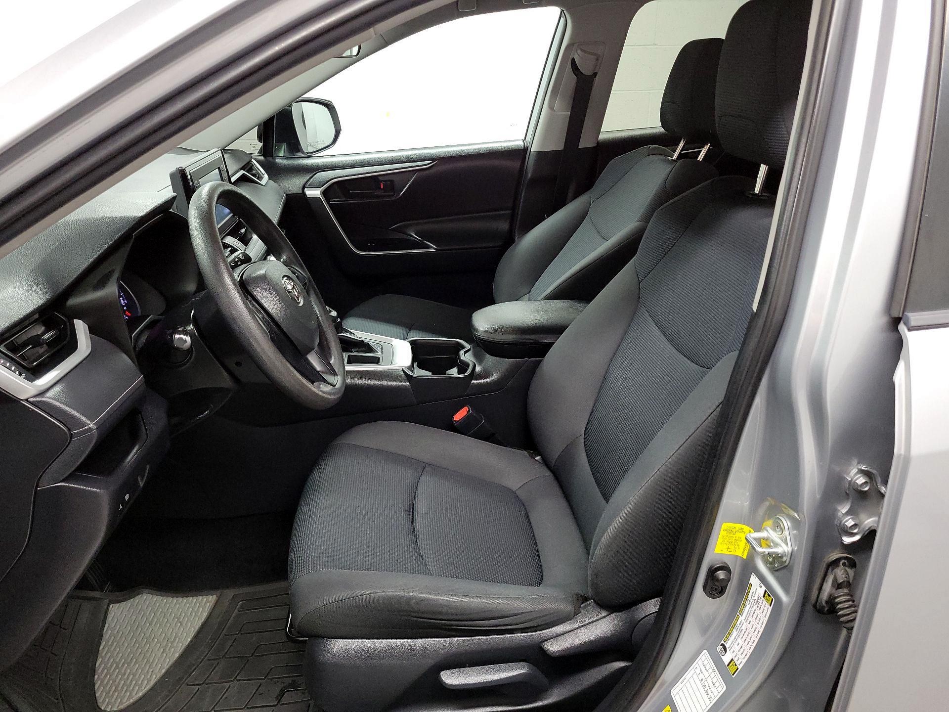 Thumbnail: 2019 Toyota RAV4 - 11