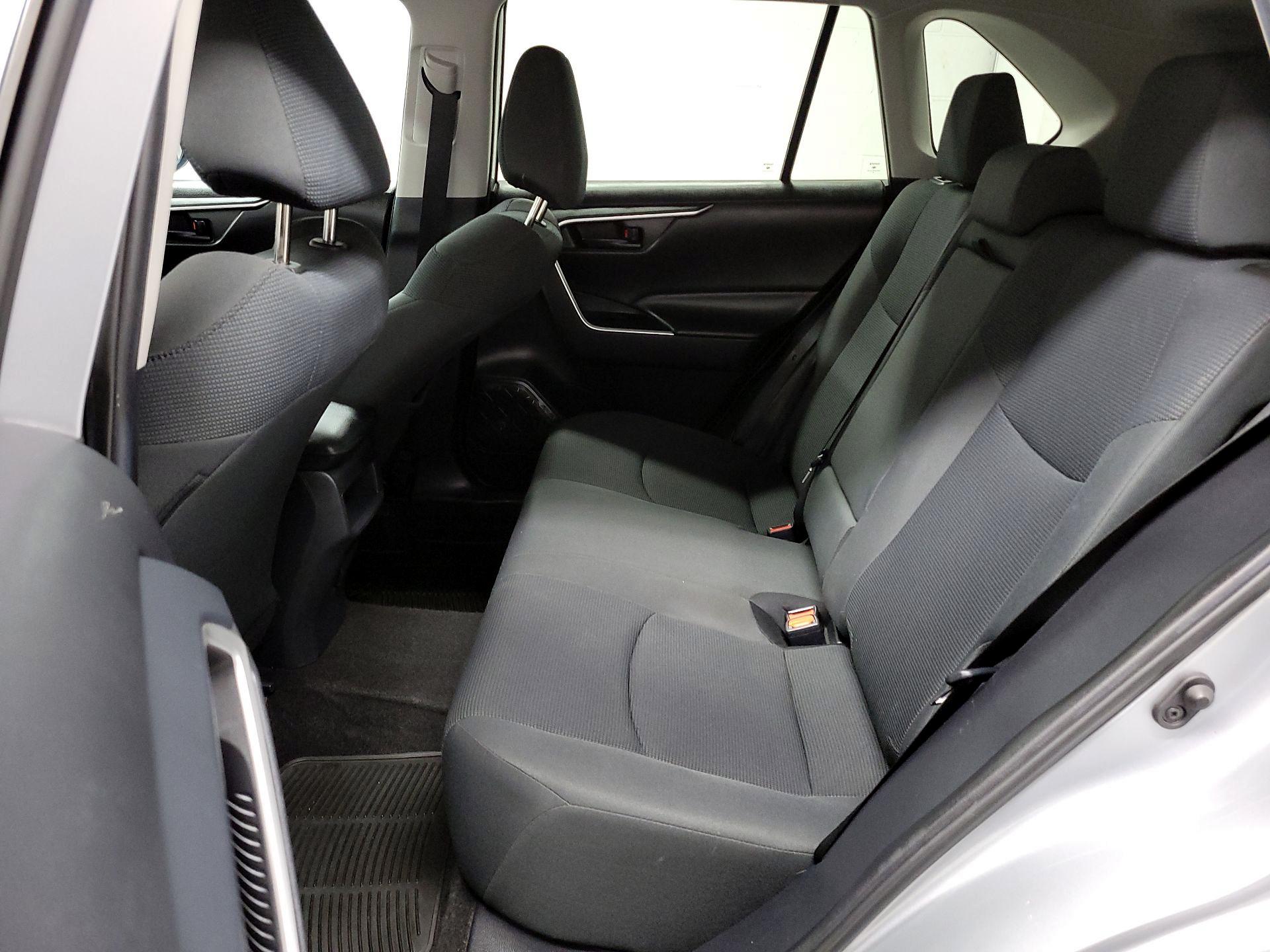 Thumbnail: 2019 Toyota RAV4 - 16