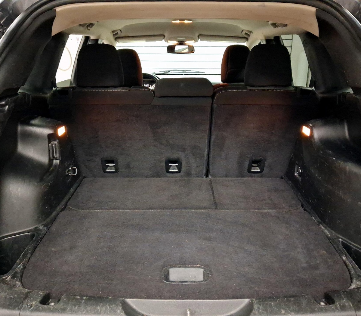 Trunk/Cargo (Seats Up)