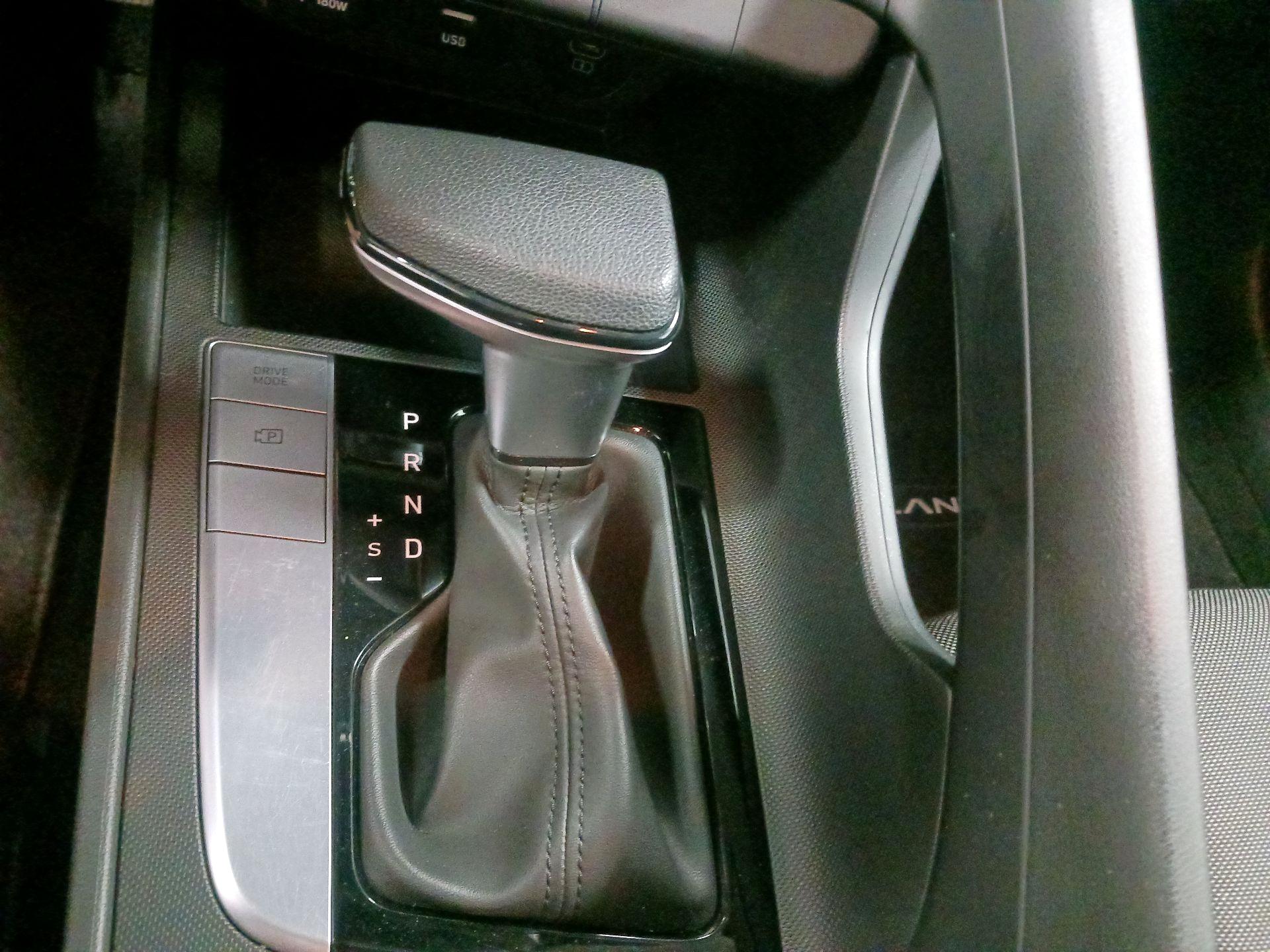 Thumbnail: 2025 Hyundai Elantra - 17