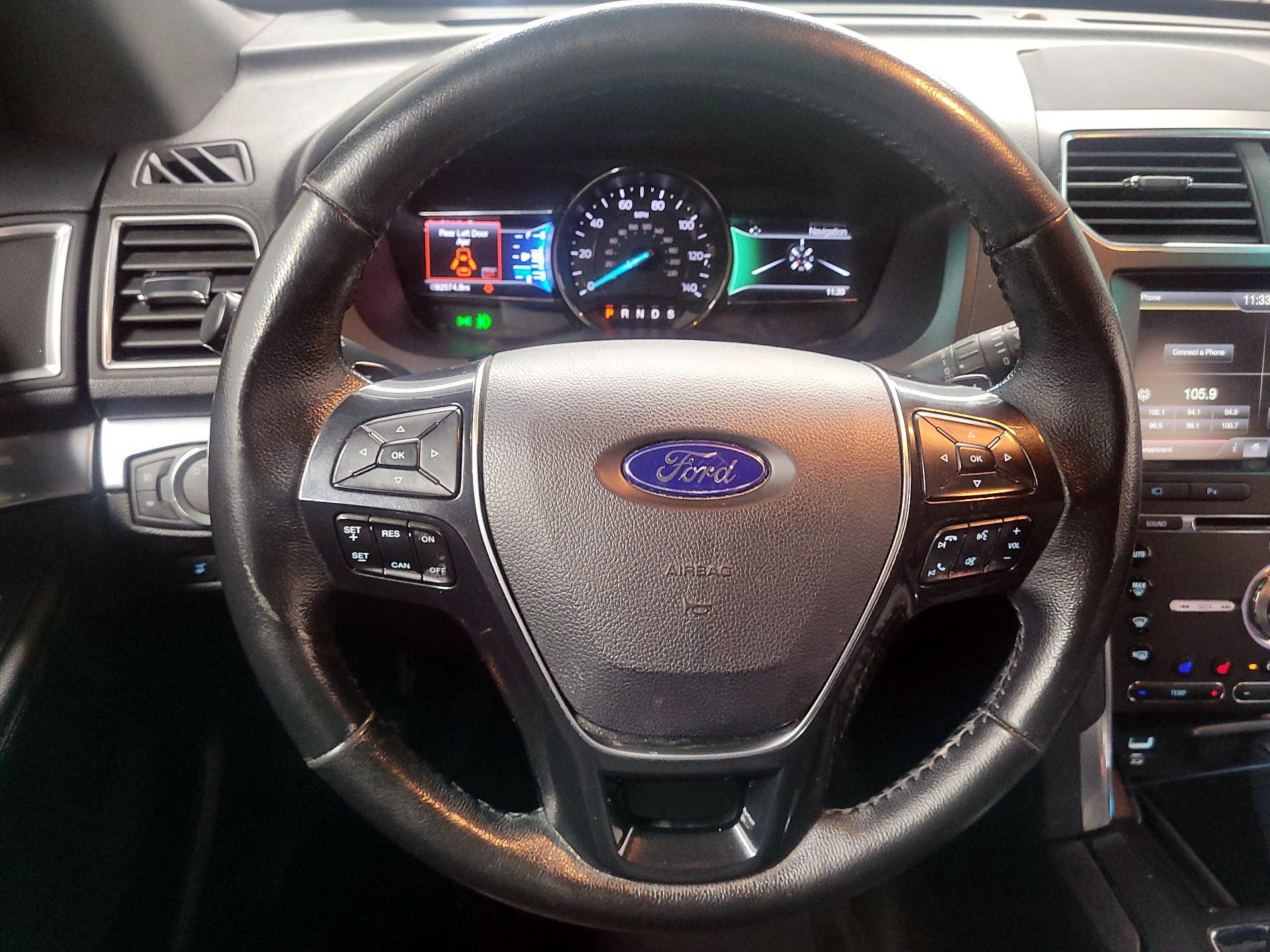 Thumbnail: 2016 Ford Explorer - 10