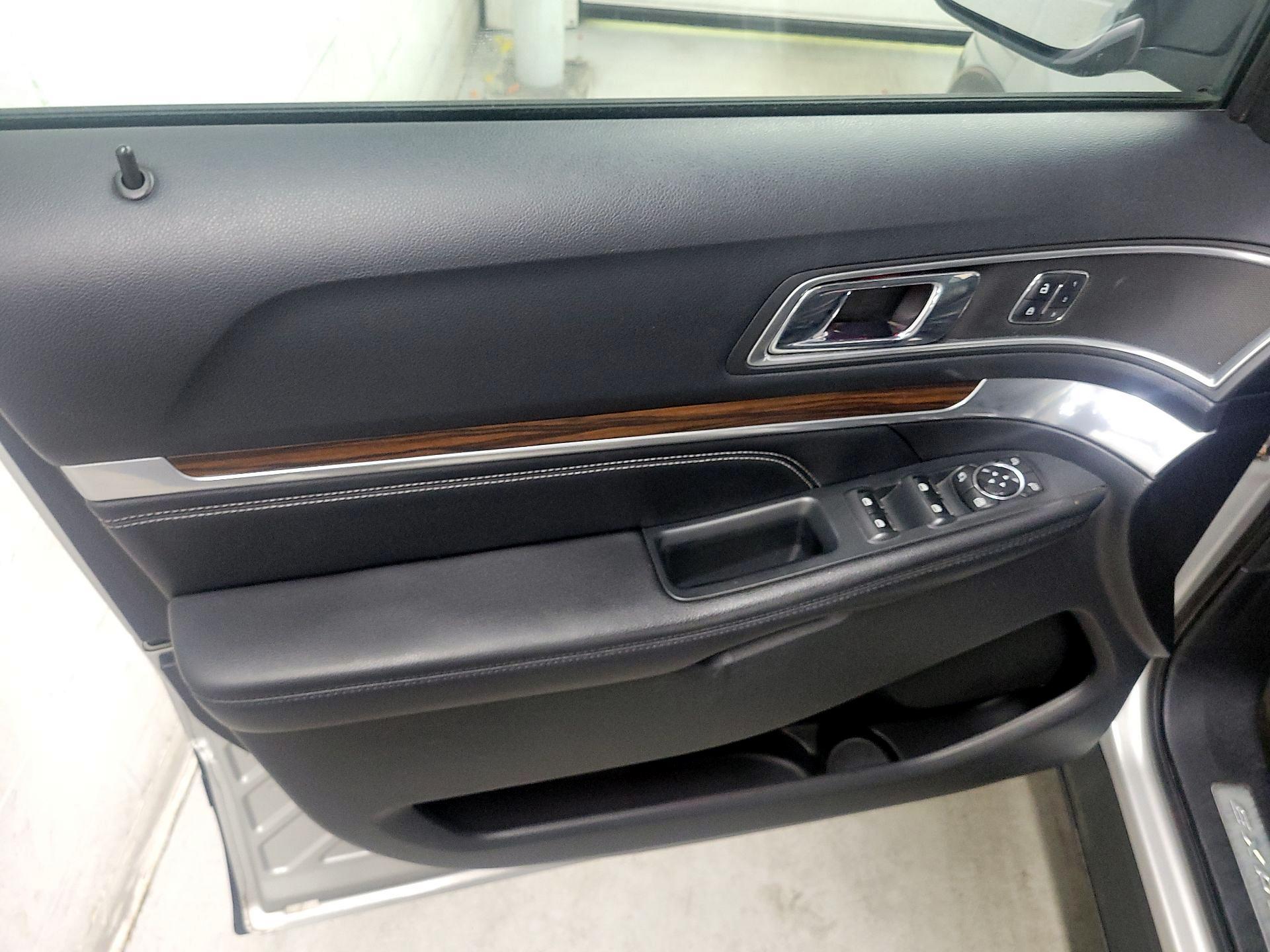 Thumbnail: 2016 Ford Explorer - 12