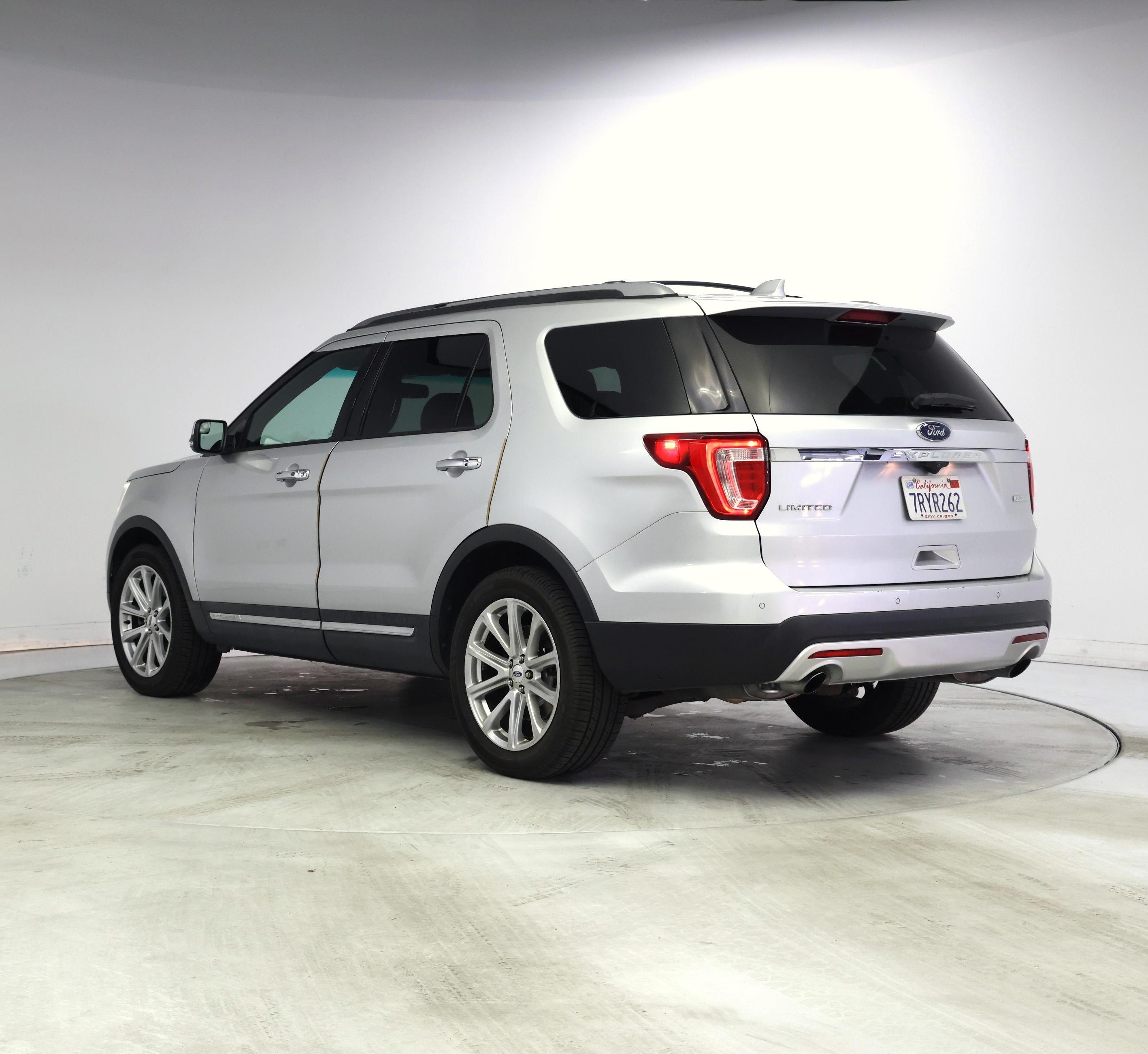 Thumbnail: 2016 Ford Explorer - 2