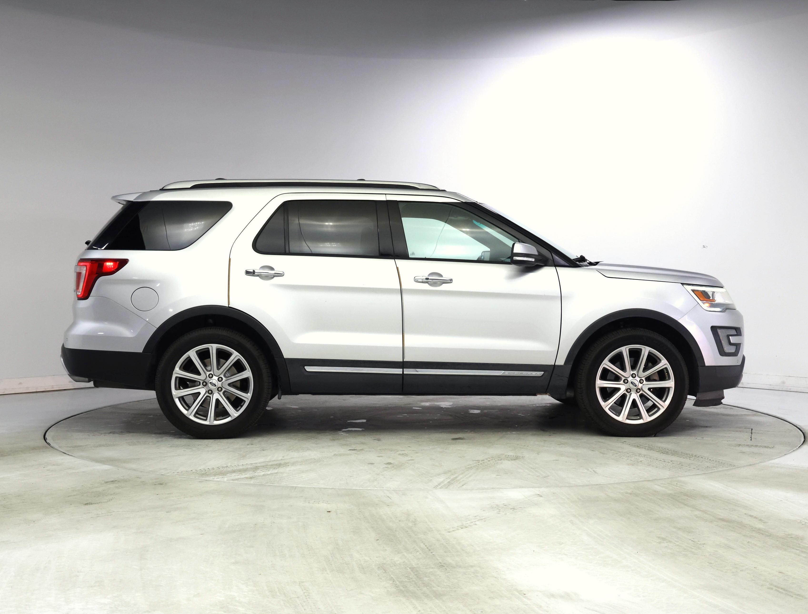Thumbnail: 2016 Ford Explorer - 7