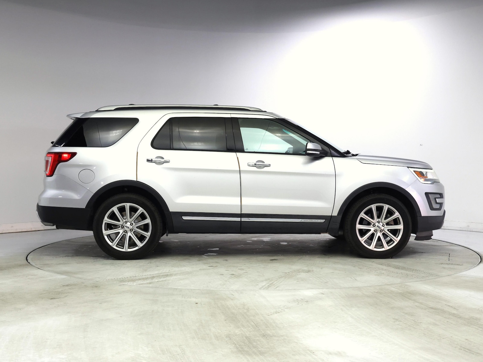 2016 Ford Explorer Limited - Photo 8