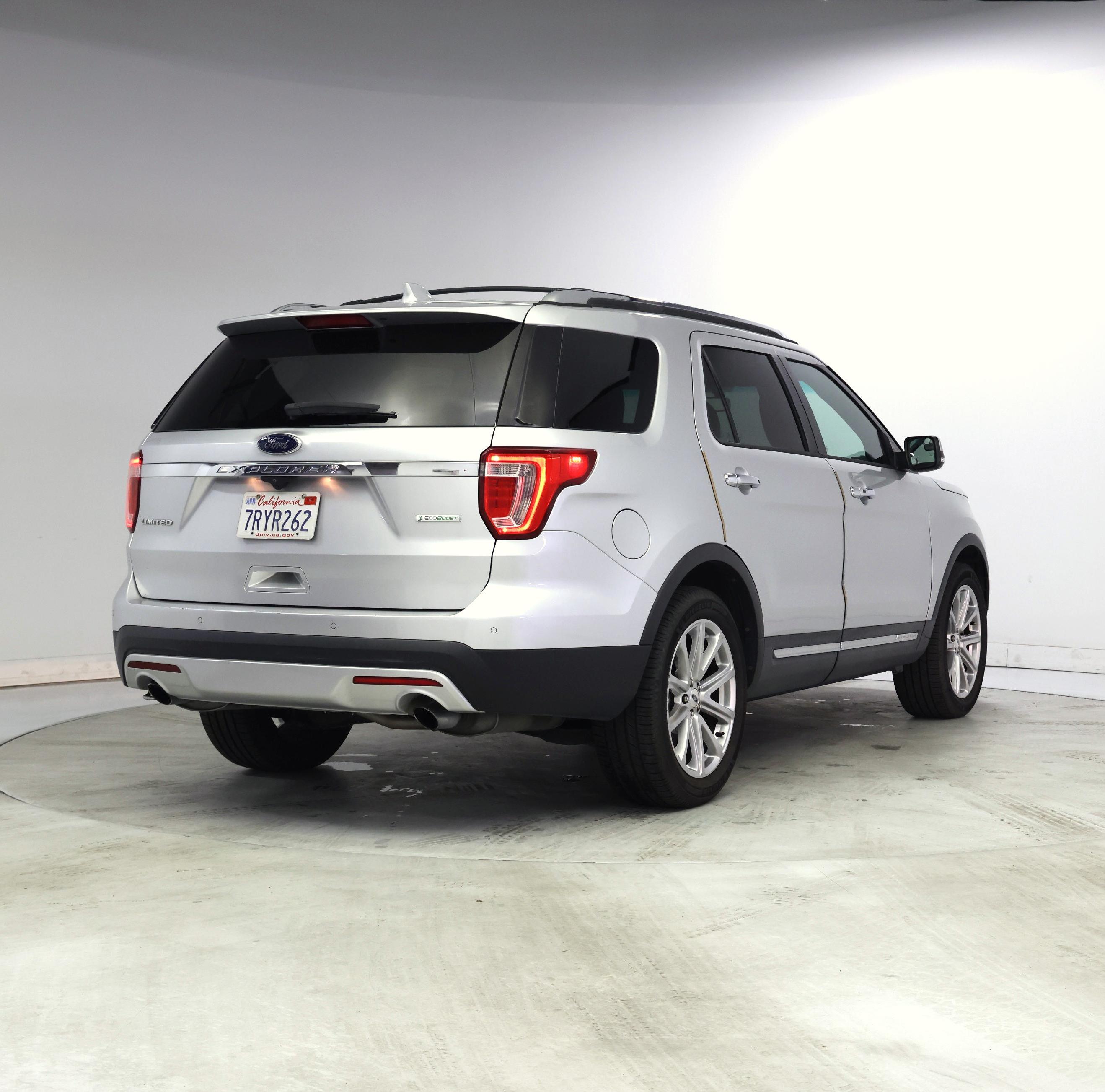 Thumbnail: 2016 Ford Explorer - 8