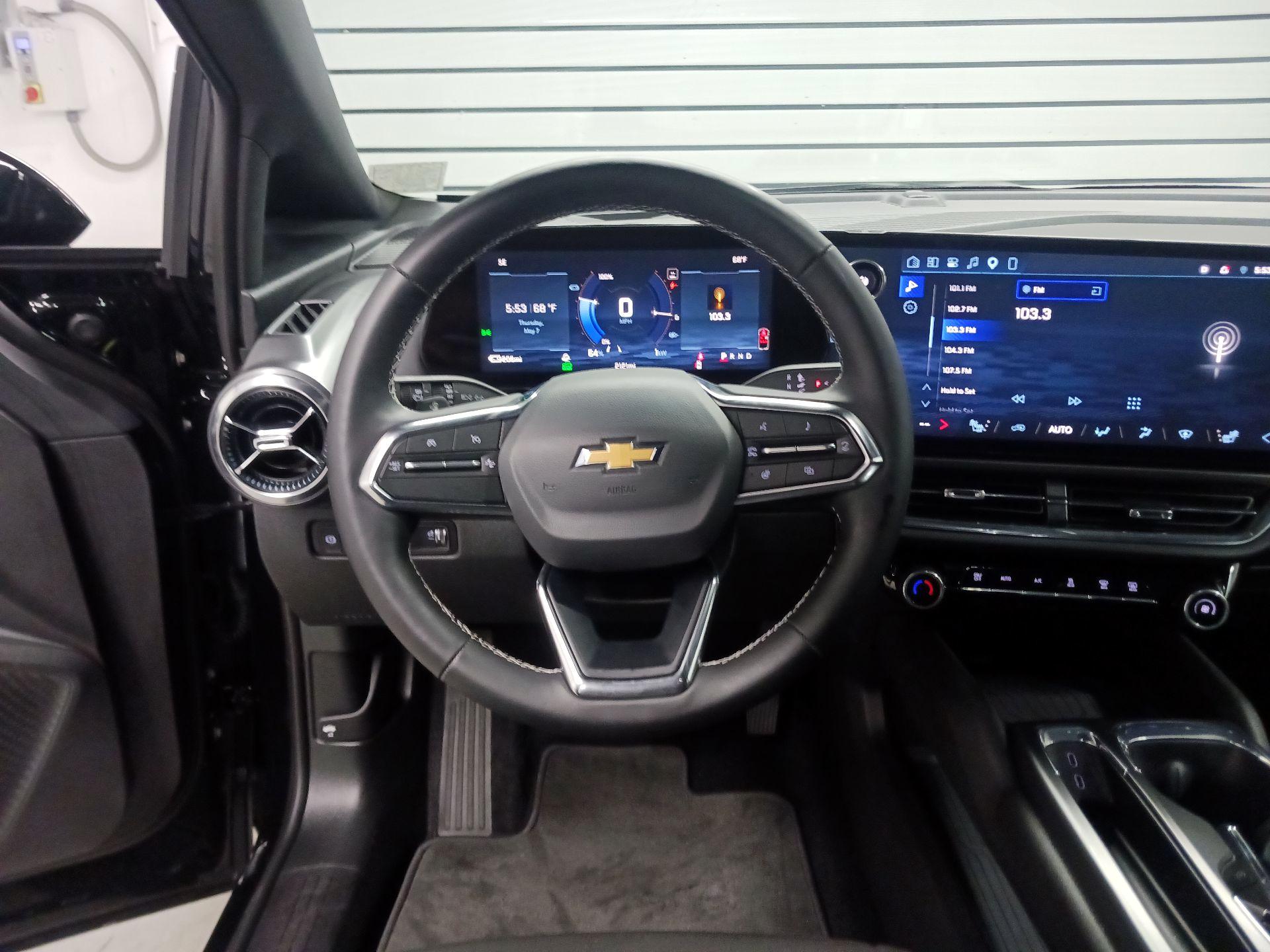 Thumbnail: 2026 Chevrolet Equinox - 10