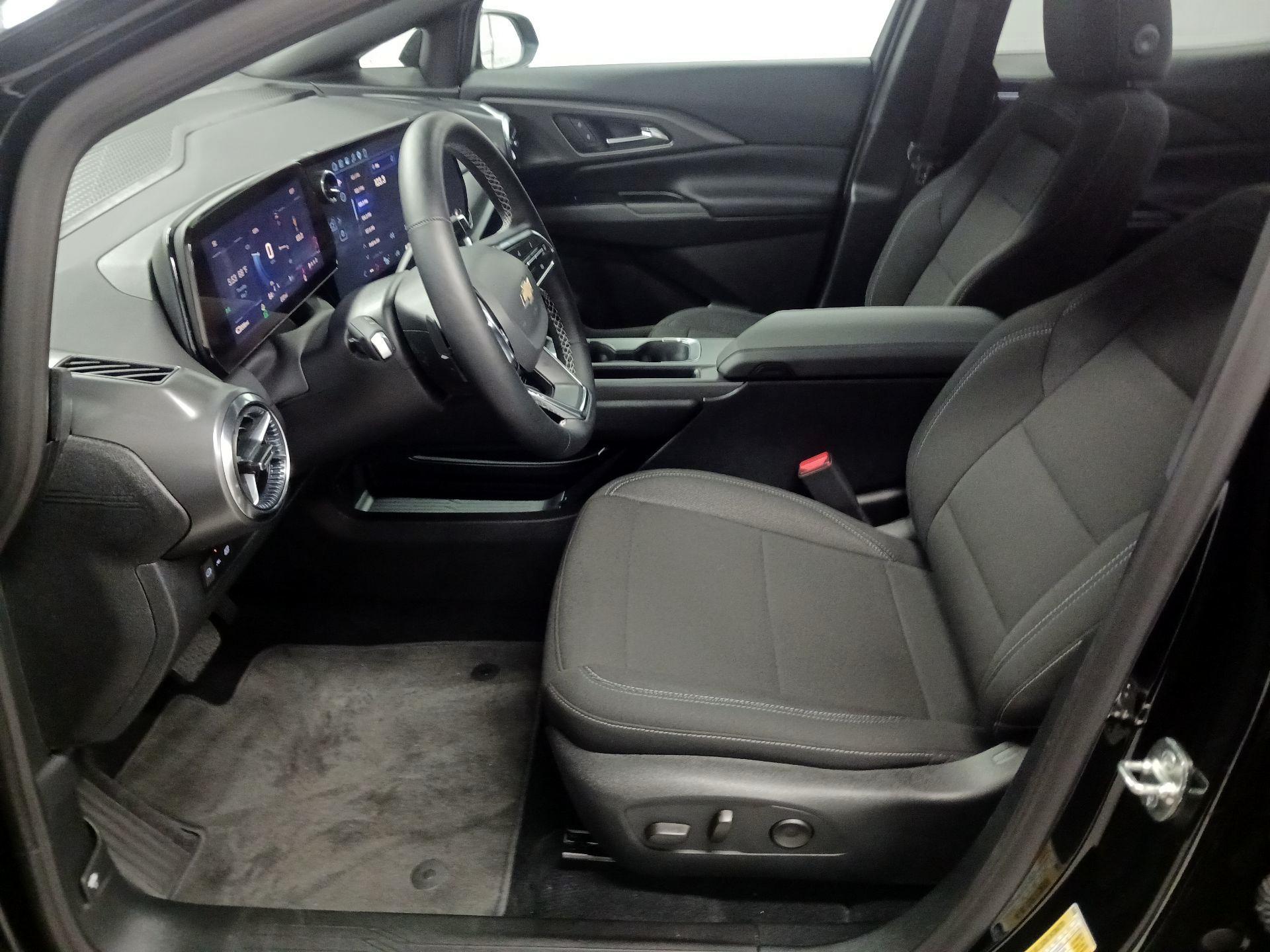 Thumbnail: 2026 Chevrolet Equinox - 11