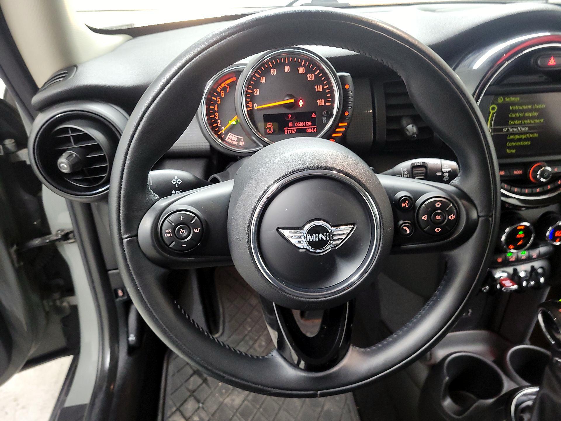 Thumbnail: 2016 MINI Cooper Hardtop - 10