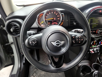 Steering Wheel & Instrument Cluster (On)