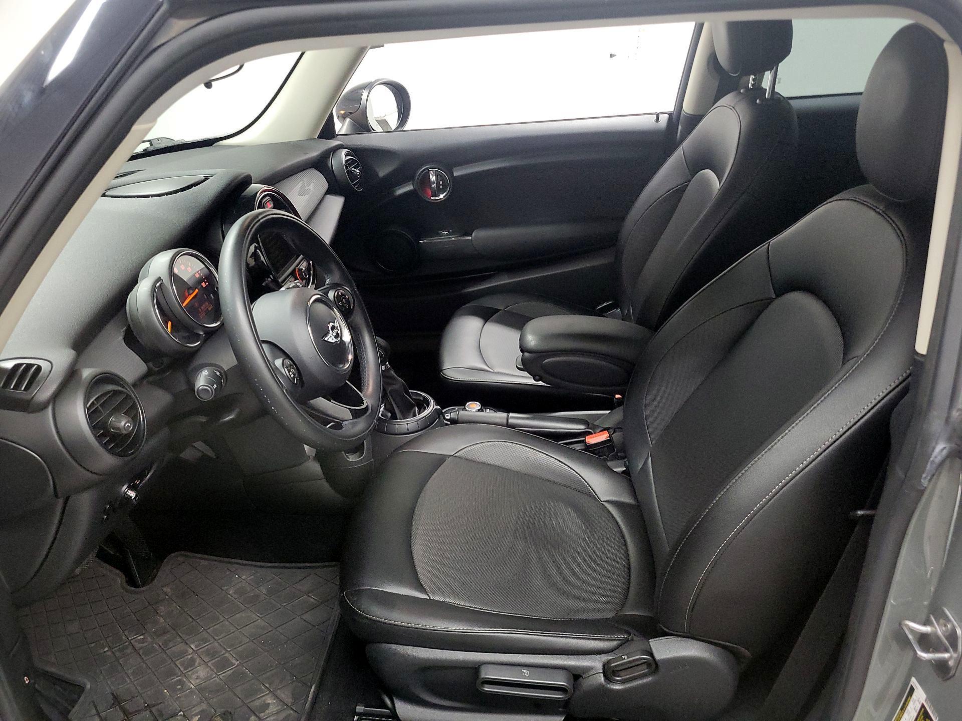 Thumbnail: 2016 MINI Cooper Hardtop - 11