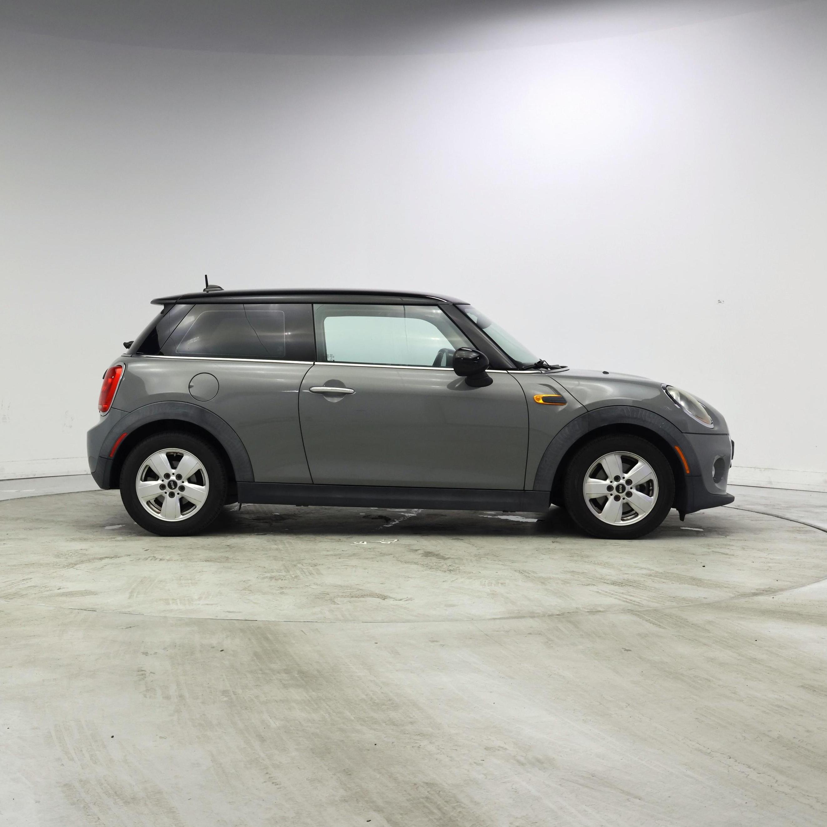 Thumbnail: 2016 MINI Cooper Hardtop - 7