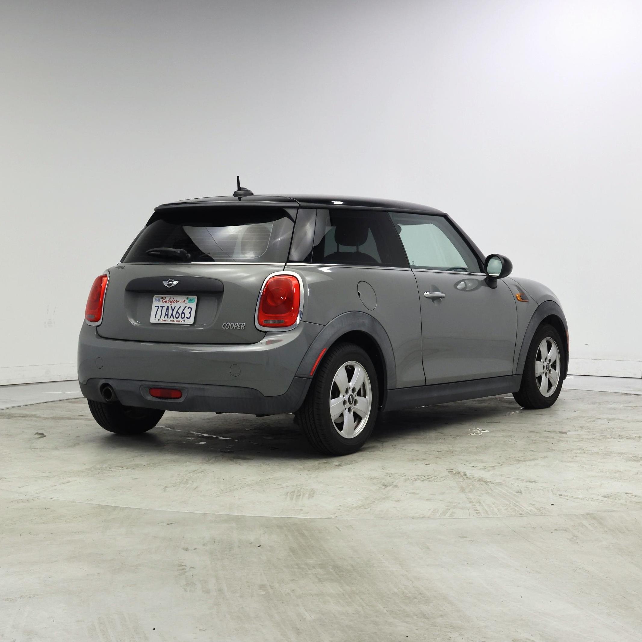 Thumbnail: 2016 MINI Cooper Hardtop - 8