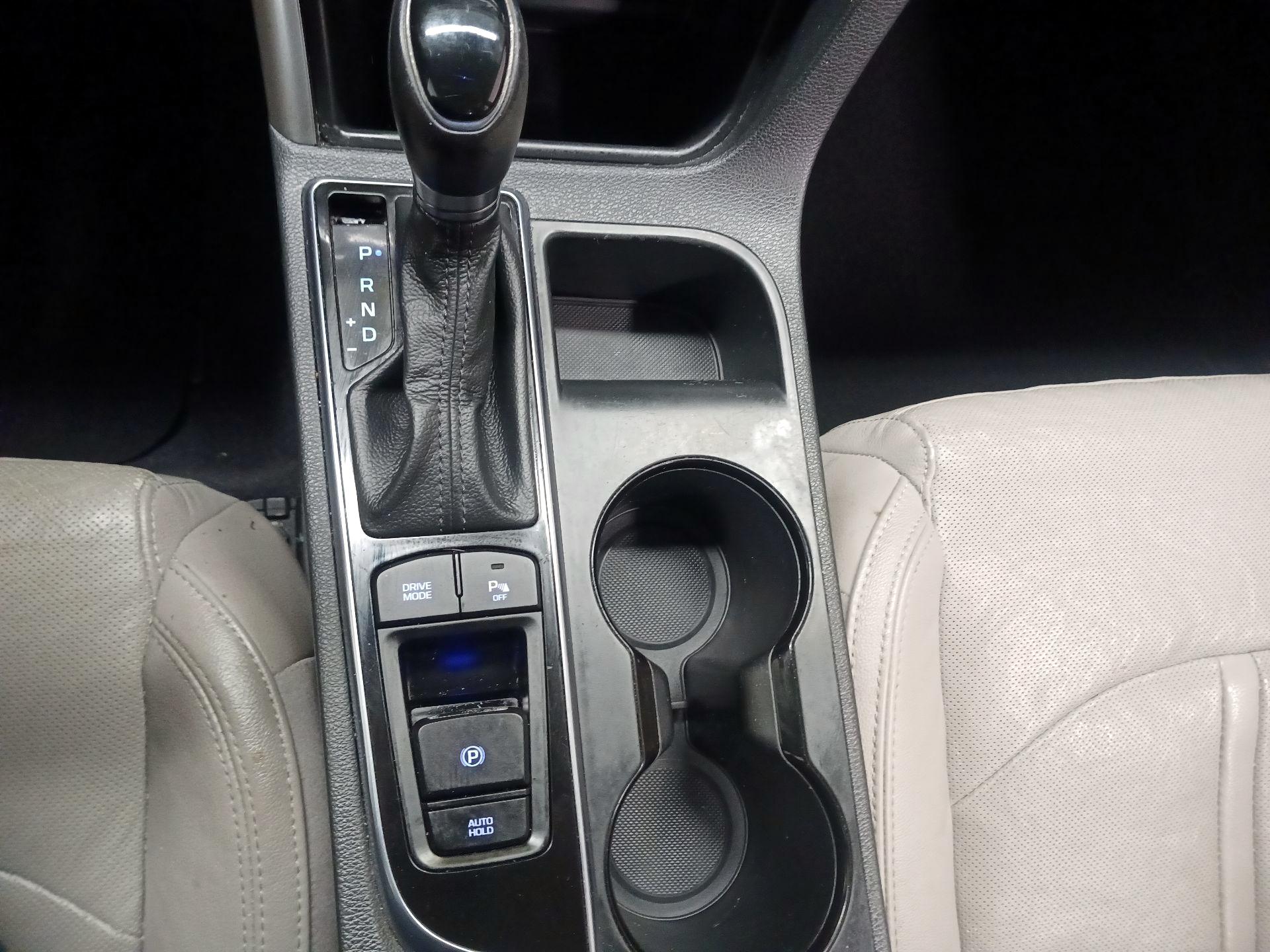 Thumbnail: 2015 Hyundai Sonata - 16