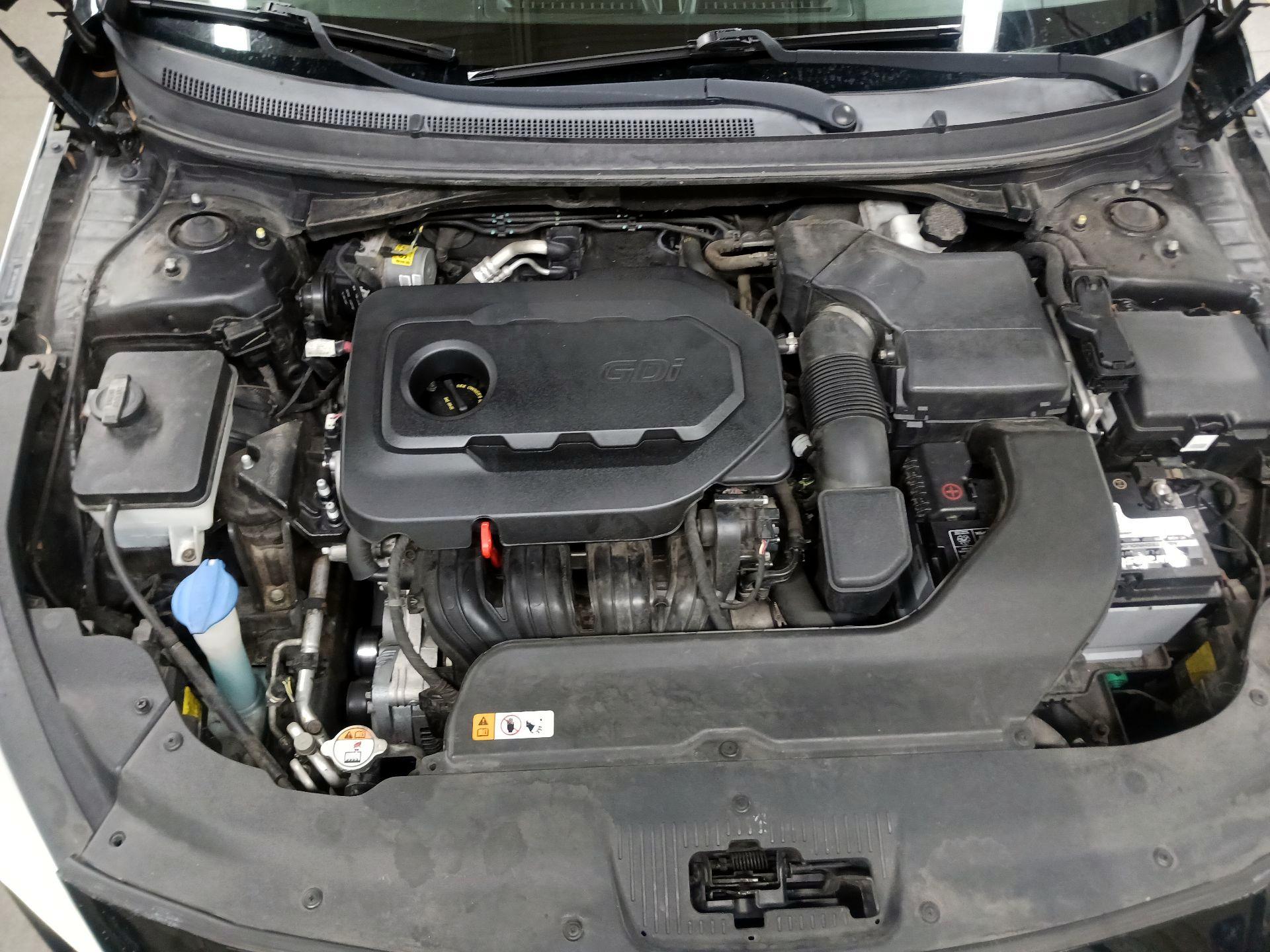 Thumbnail: 2015 Hyundai Sonata - 18
