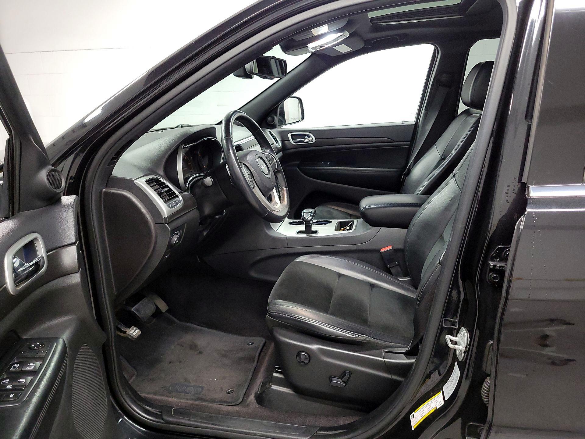 Thumbnail: 2015 Jeep Grand Cherokee - 11