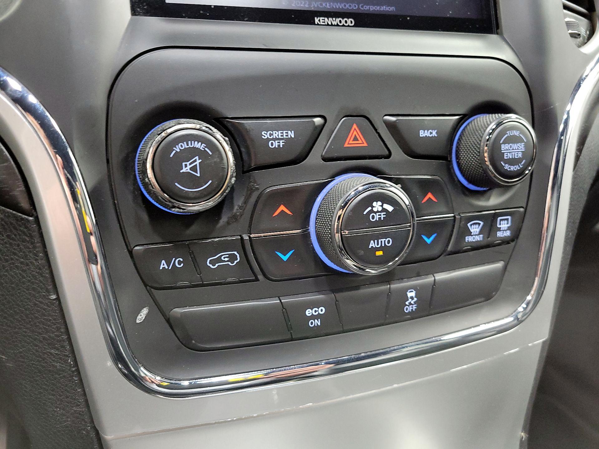 Thumbnail: 2015 Jeep Grand Cherokee - 16