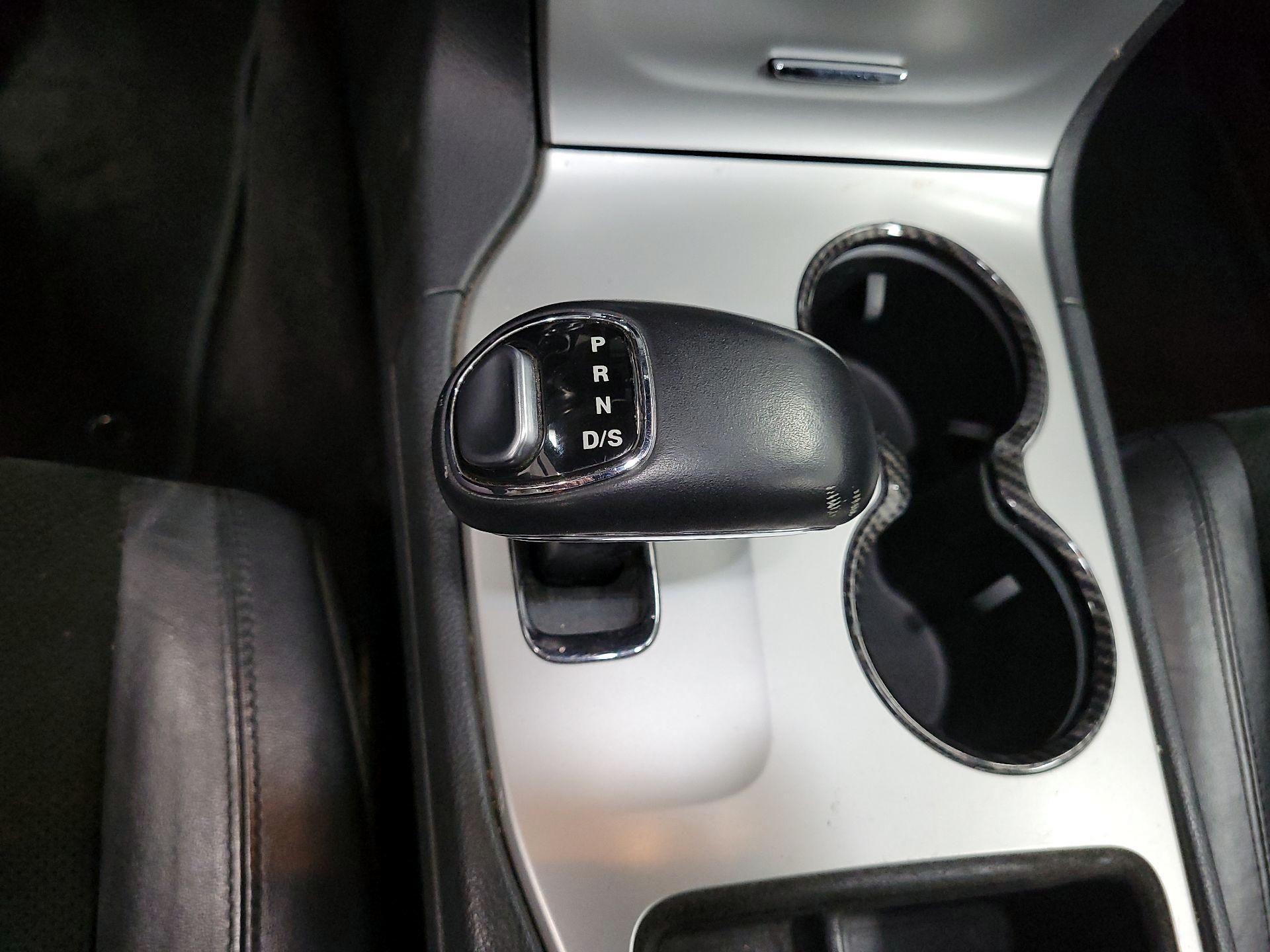 Thumbnail: 2015 Jeep Grand Cherokee - 17