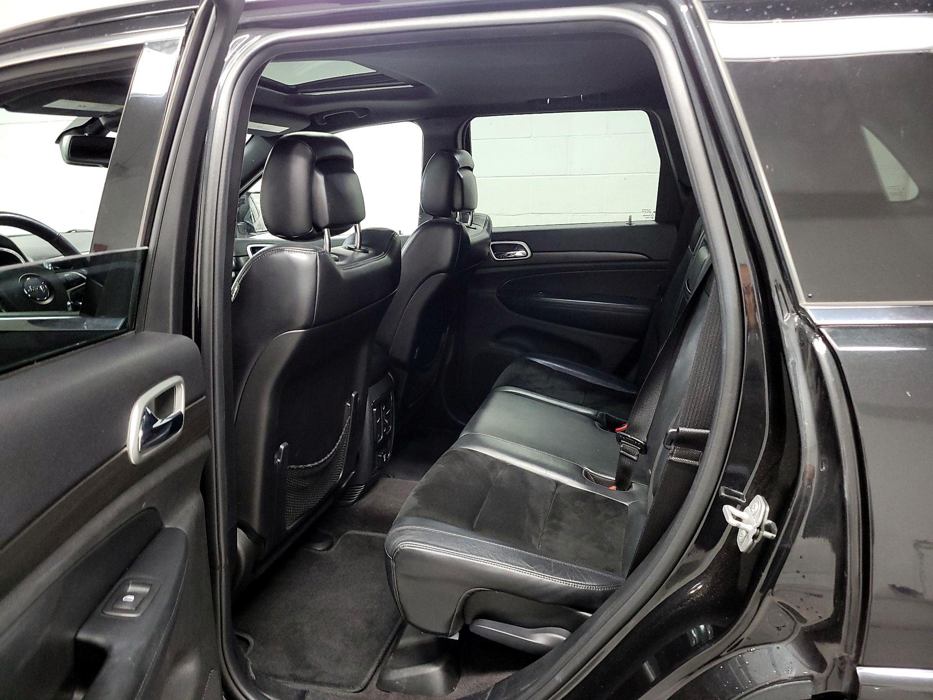 Thumbnail: 2015 Jeep Grand Cherokee - 20