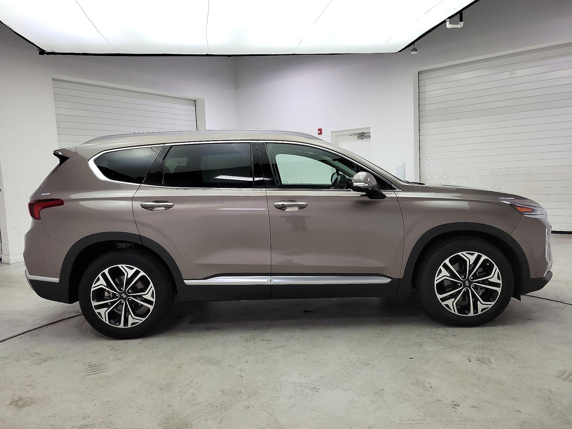 Thumbnail: 2019 Hyundai Santa Fe - 4