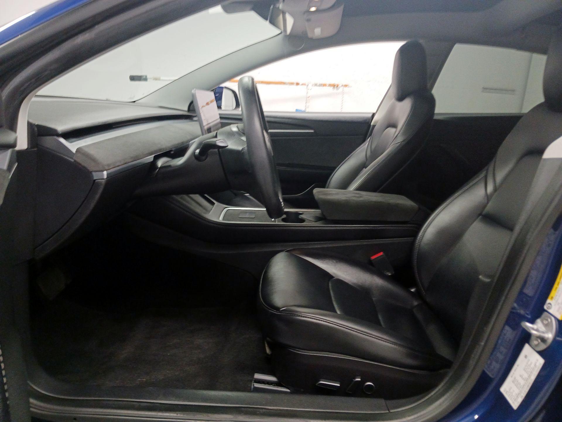 Thumbnail: 2021 Tesla Model 3 - 11