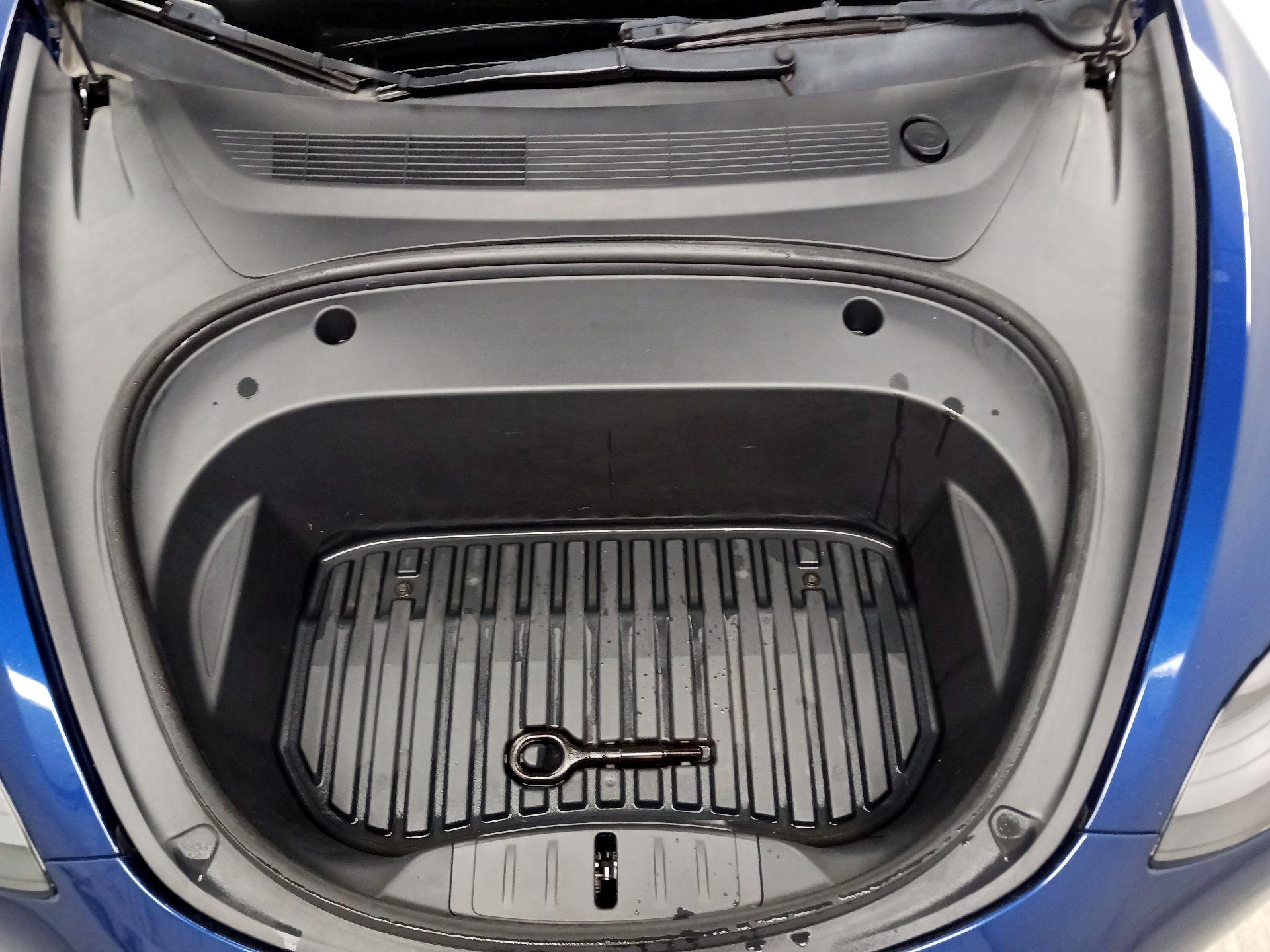 Thumbnail: 2021 Tesla Model 3 - 17