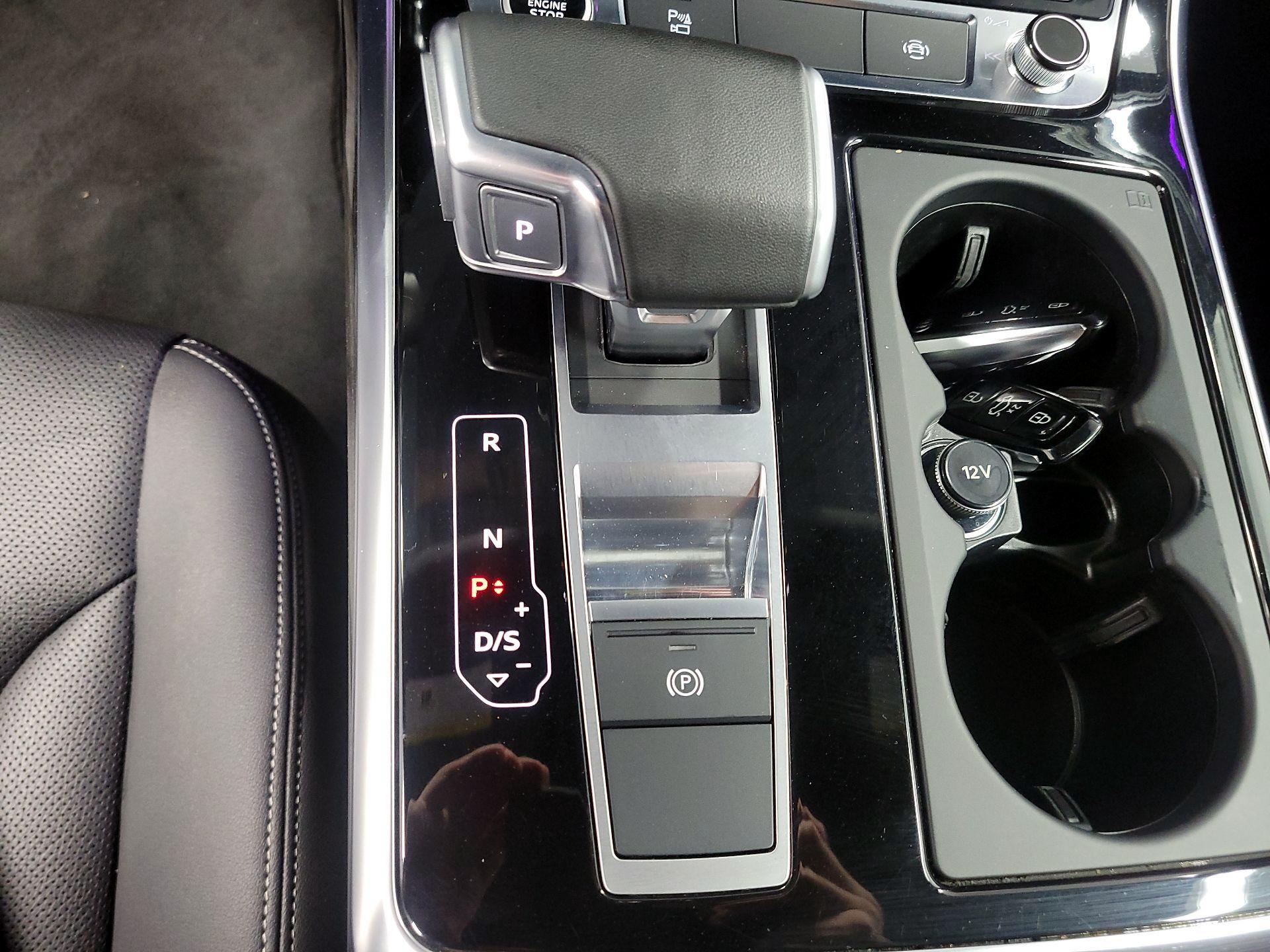 Thumbnail: 2024 Audi Q8 - 15
