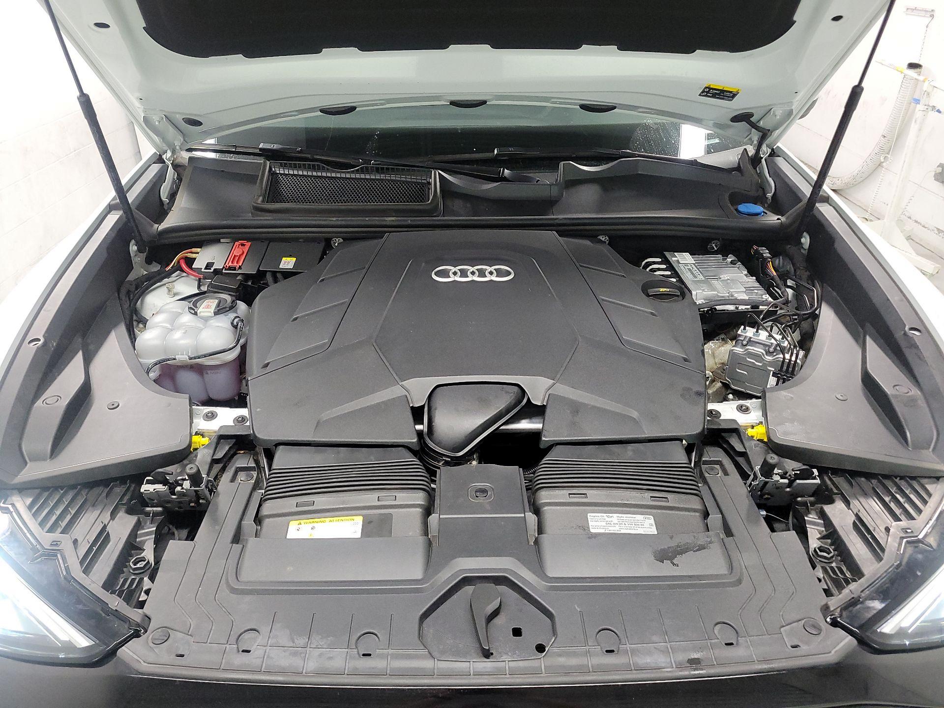 Thumbnail: 2024 Audi Q8 - 18
